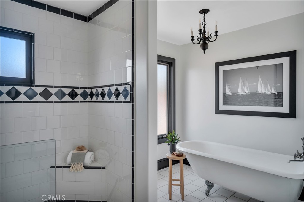 526 W 40th