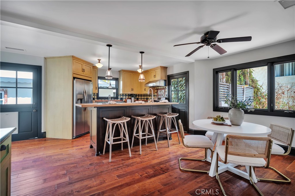 526 W 40th