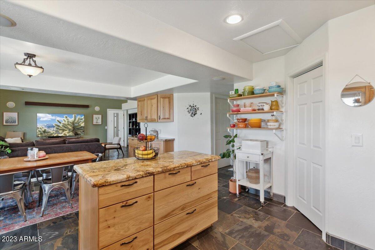 6485 E HERITAGE Road