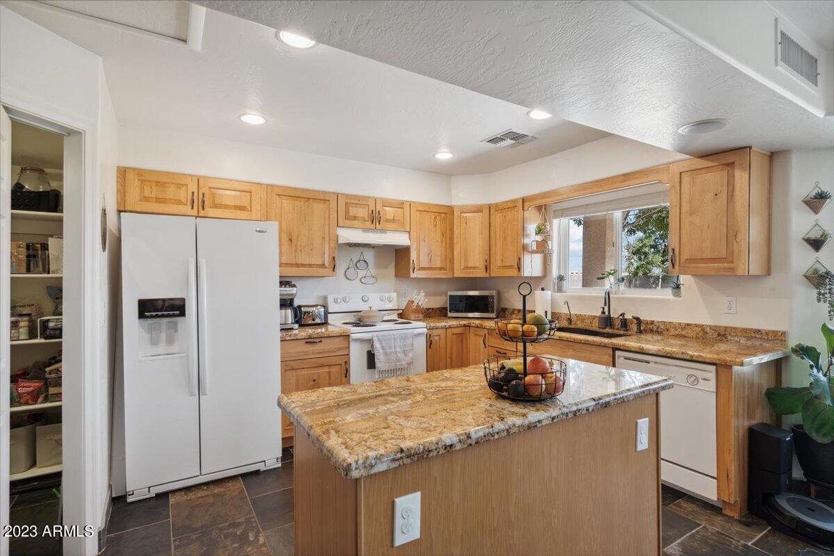 6485 E HERITAGE Road