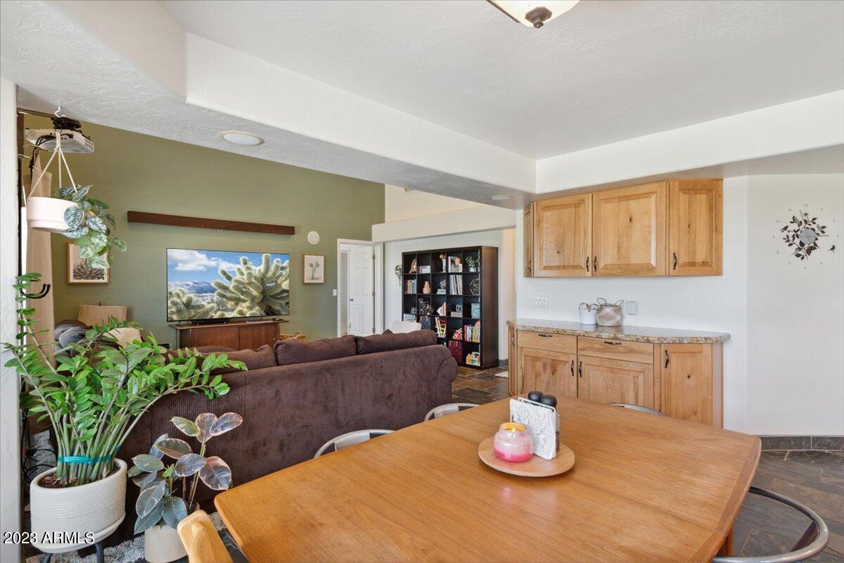 6485 E HERITAGE Road