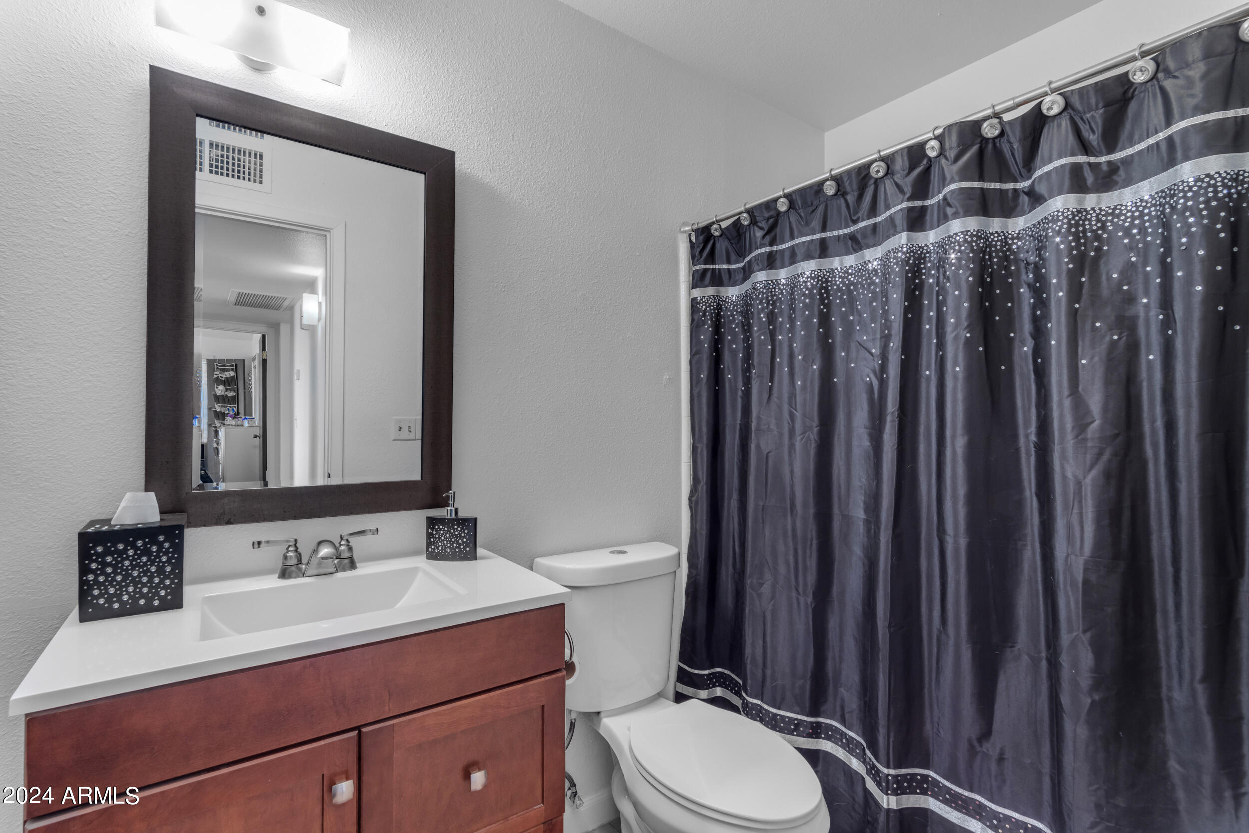 876 S NEBRASKA Street, 9