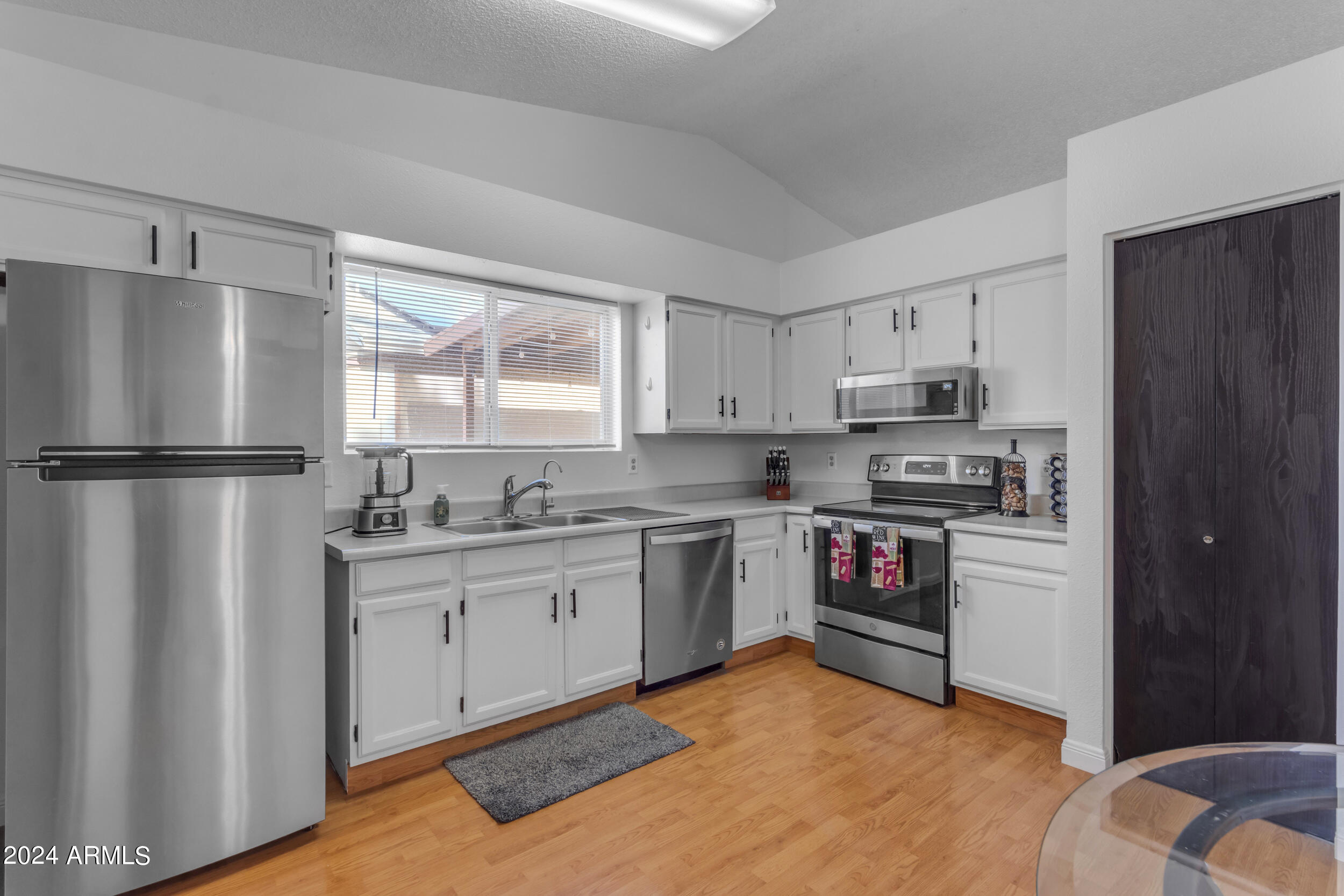 876 S NEBRASKA Street, 9