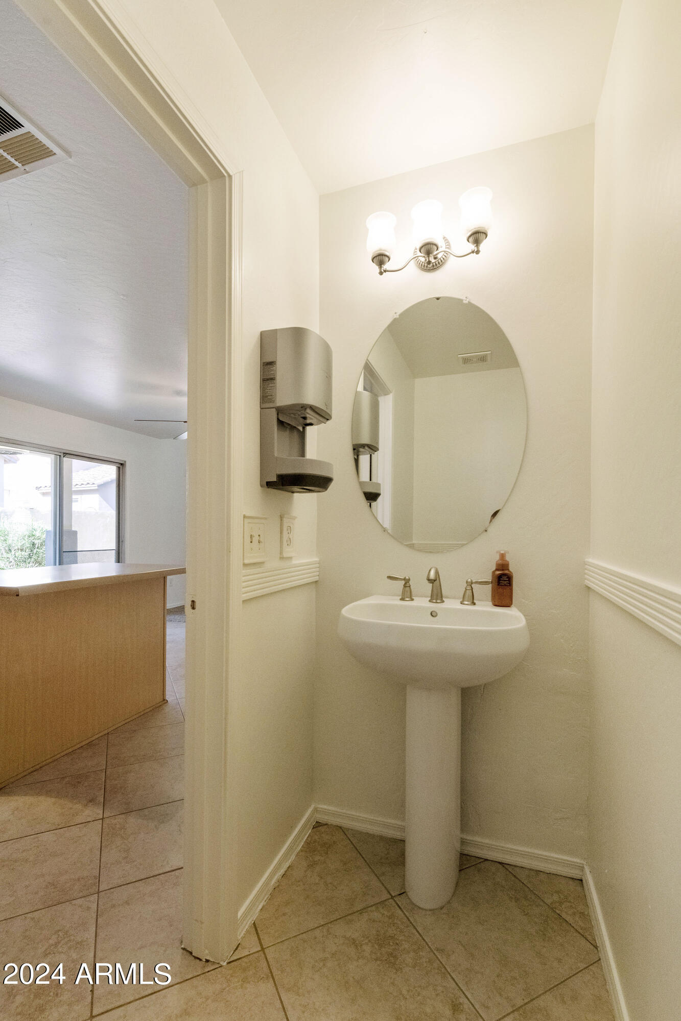 657 E MARIPOSA Place