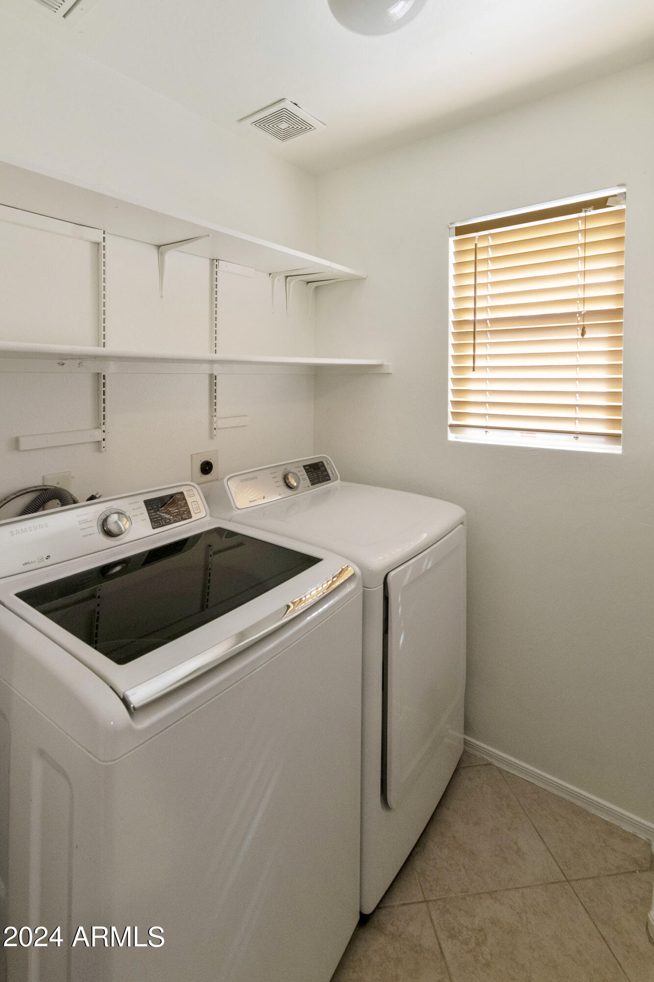 657 E MARIPOSA Place