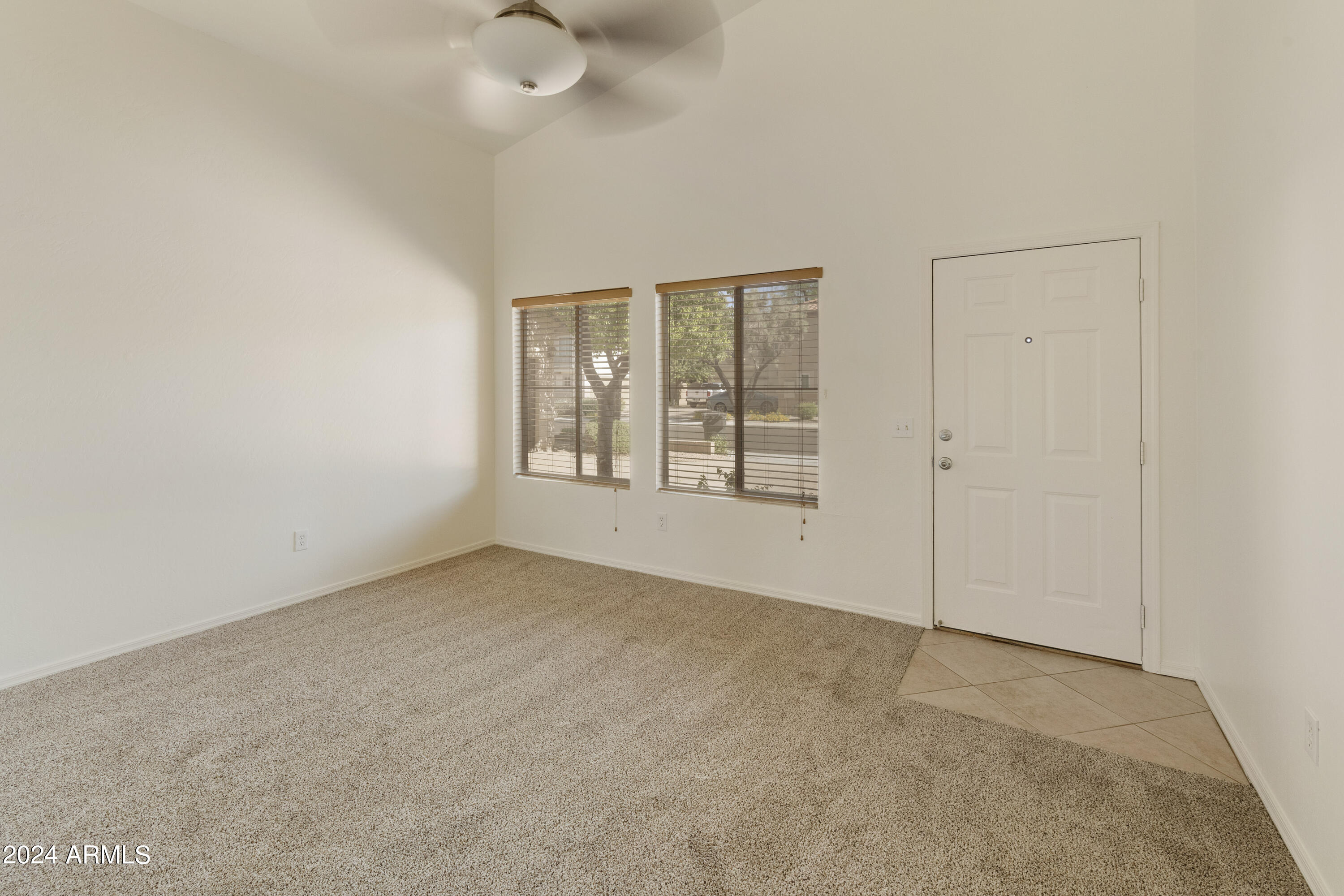 657 E MARIPOSA Place