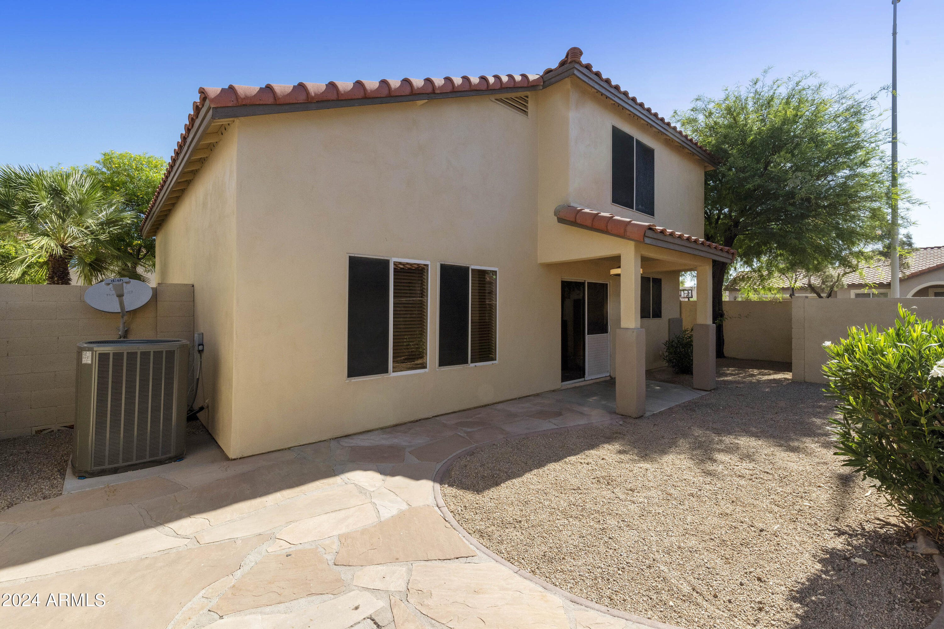 657 E MARIPOSA Place