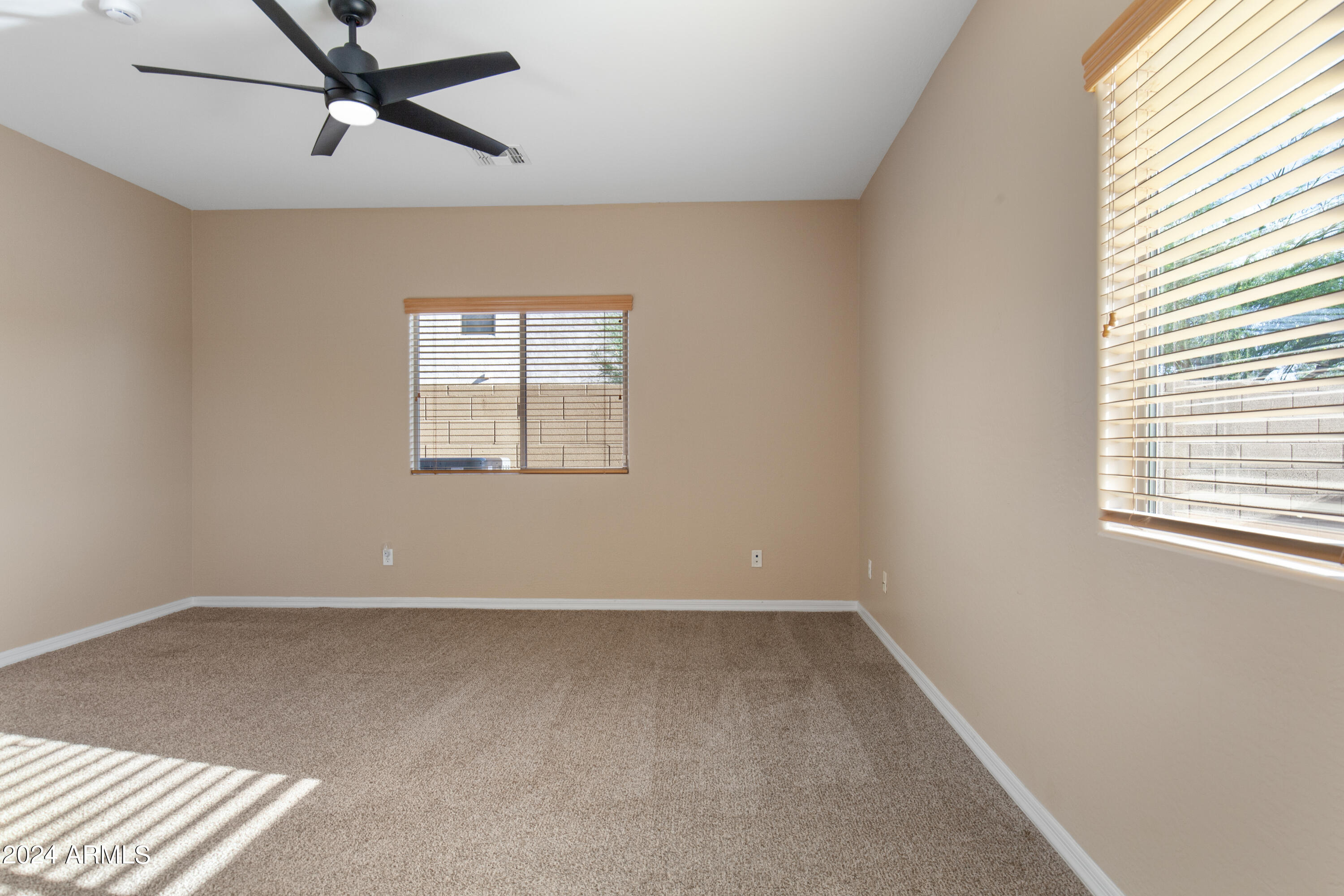 2604 N PRESIDENTIAL Drive