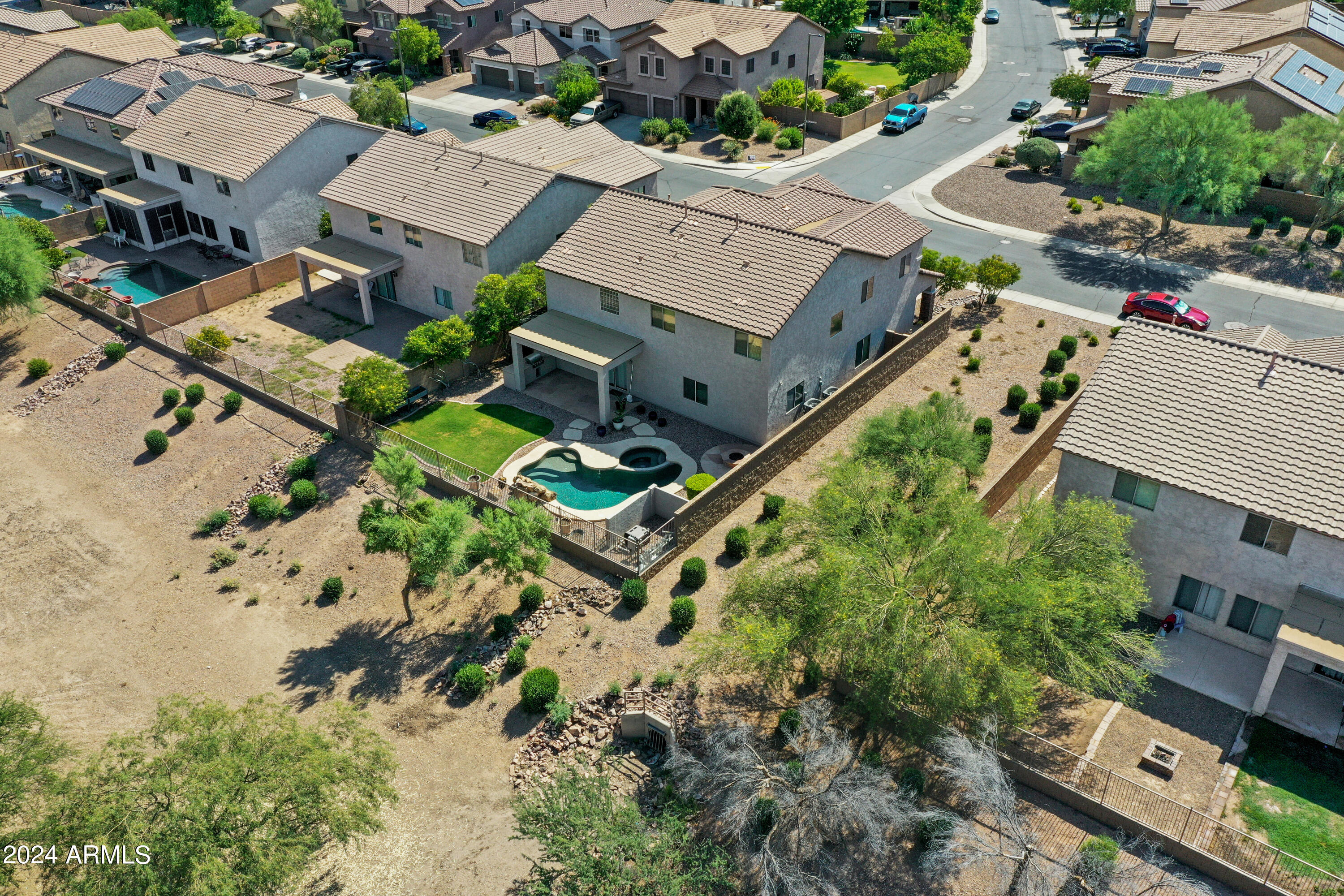 2604 N PRESIDENTIAL Drive