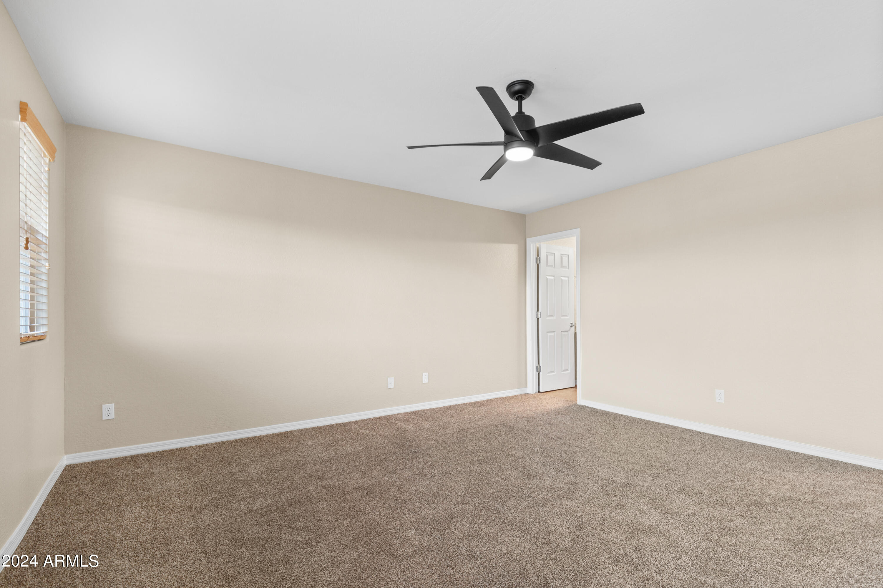 2604 N PRESIDENTIAL Drive