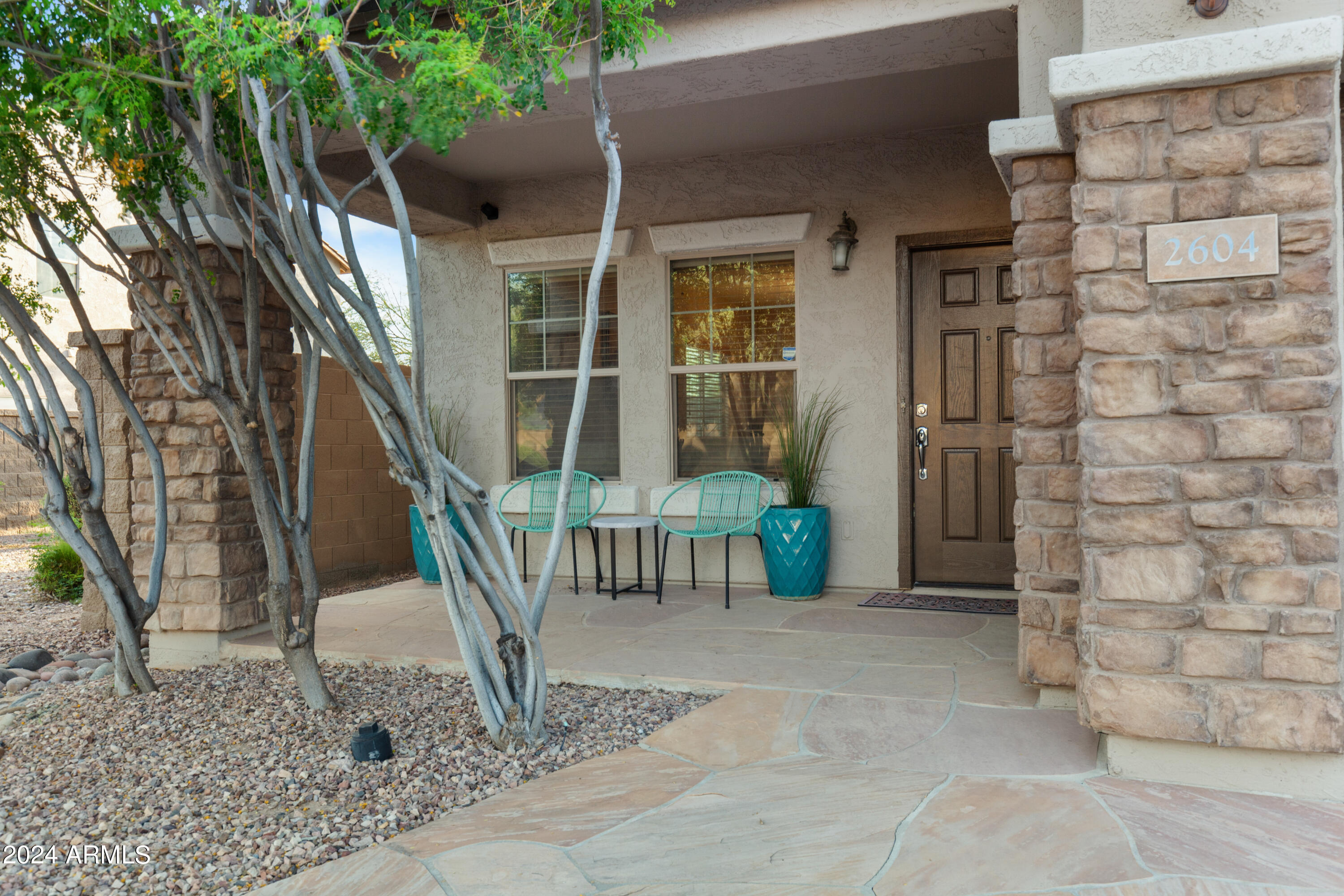 2604 N PRESIDENTIAL Drive