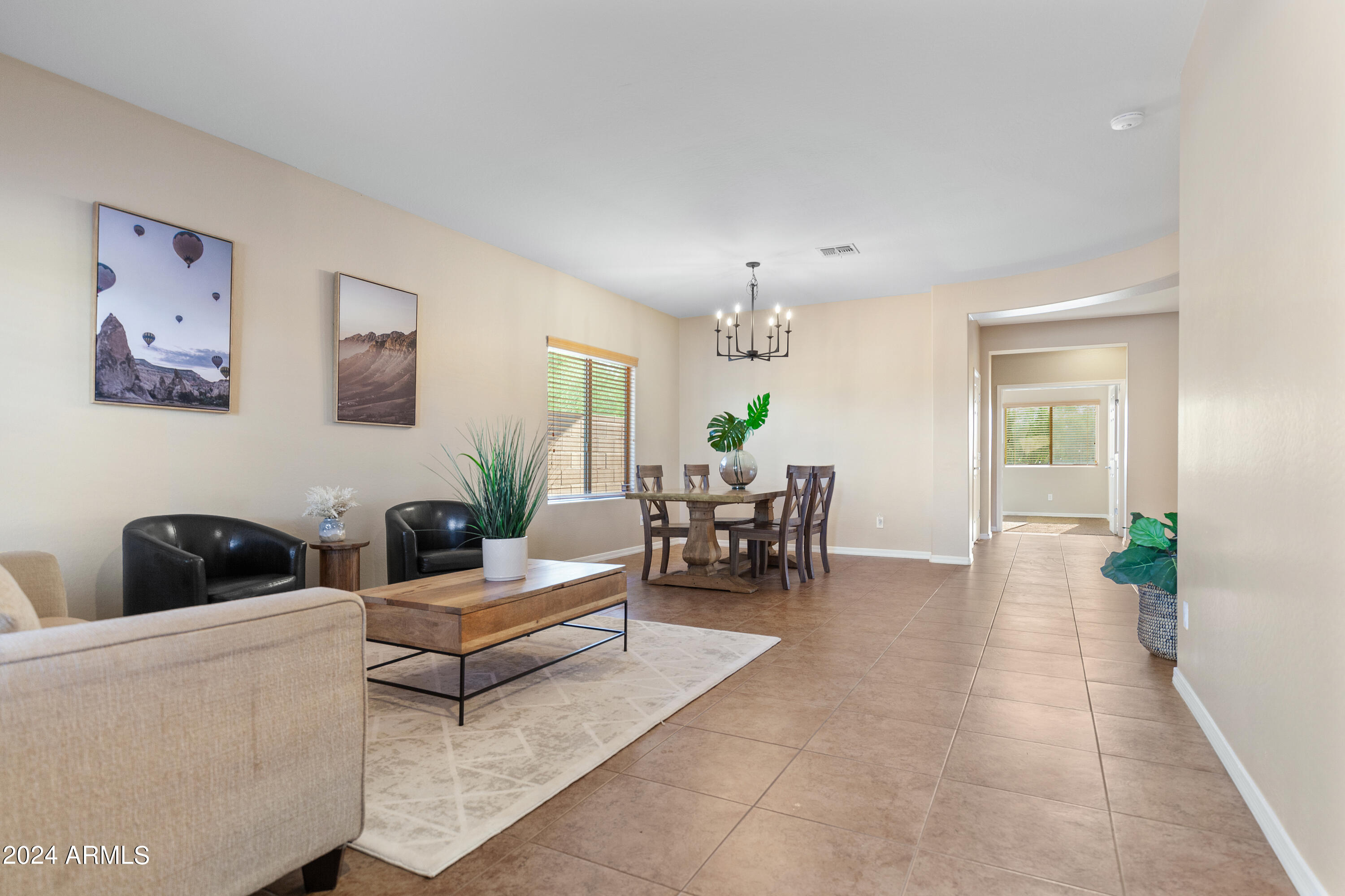 2604 N PRESIDENTIAL Drive