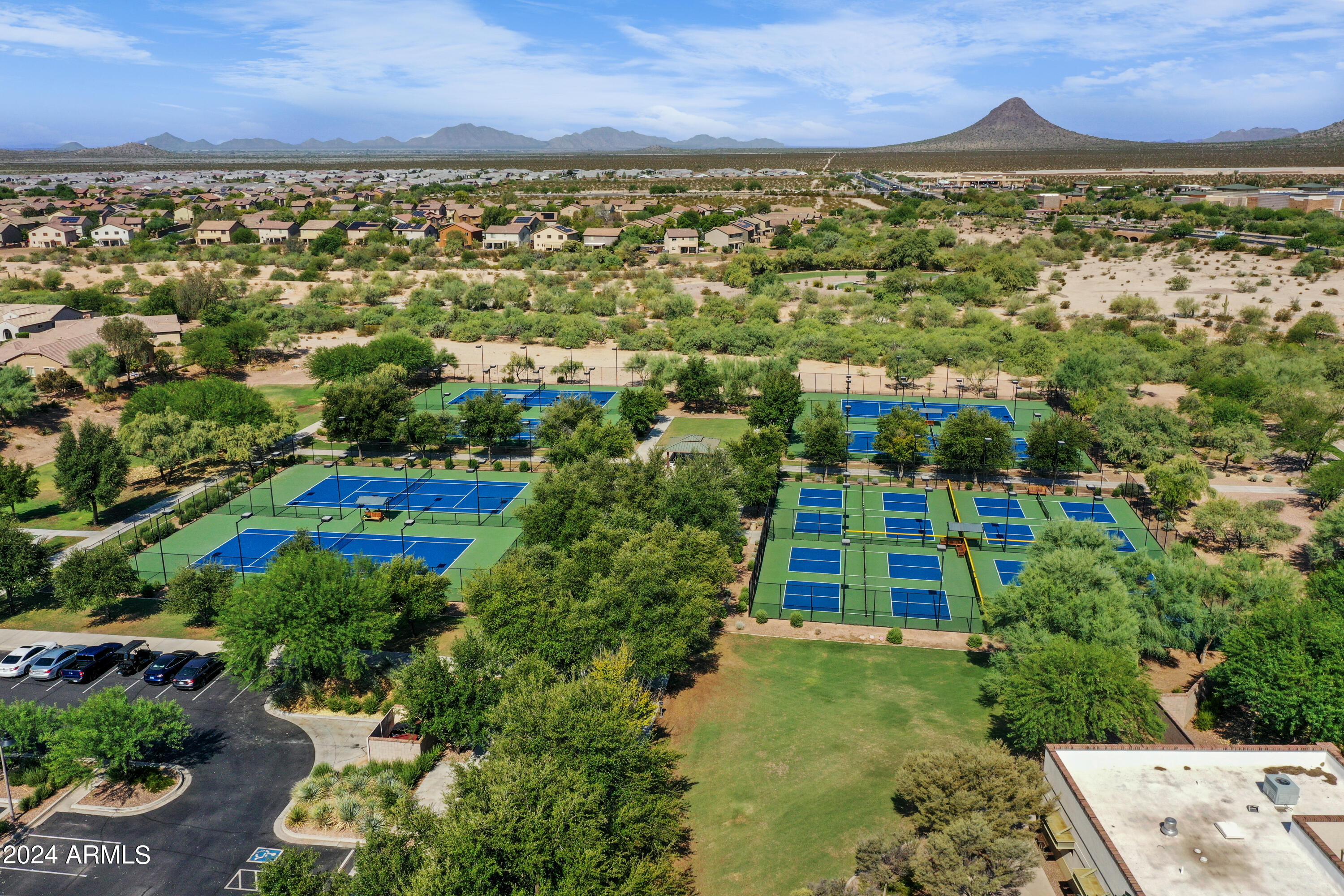 2604 N PRESIDENTIAL Drive