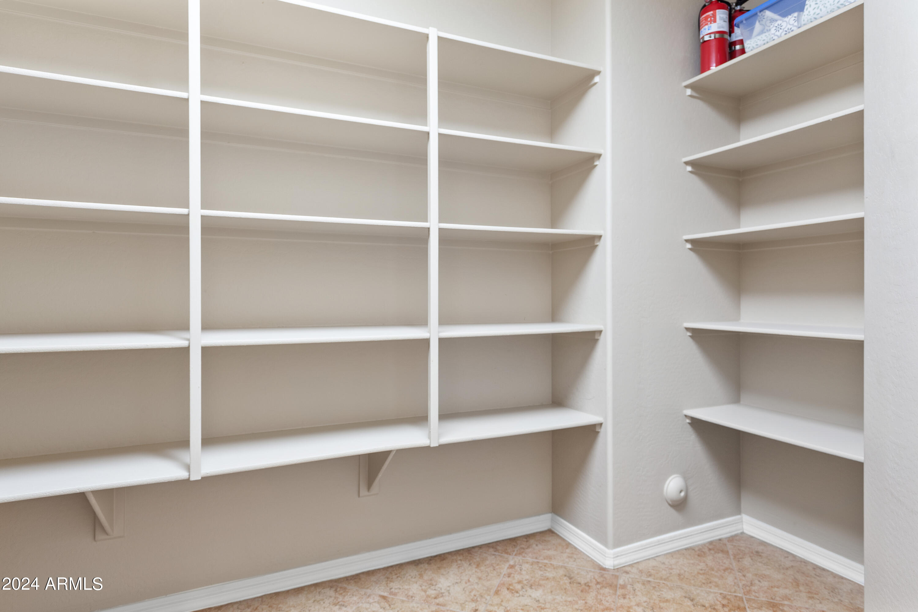 2604 N PRESIDENTIAL Drive