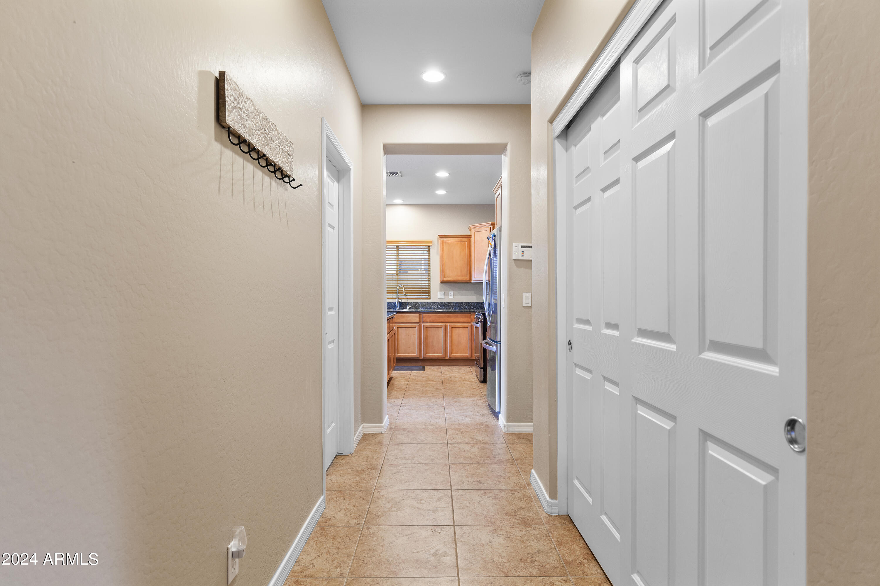 2604 N PRESIDENTIAL Drive