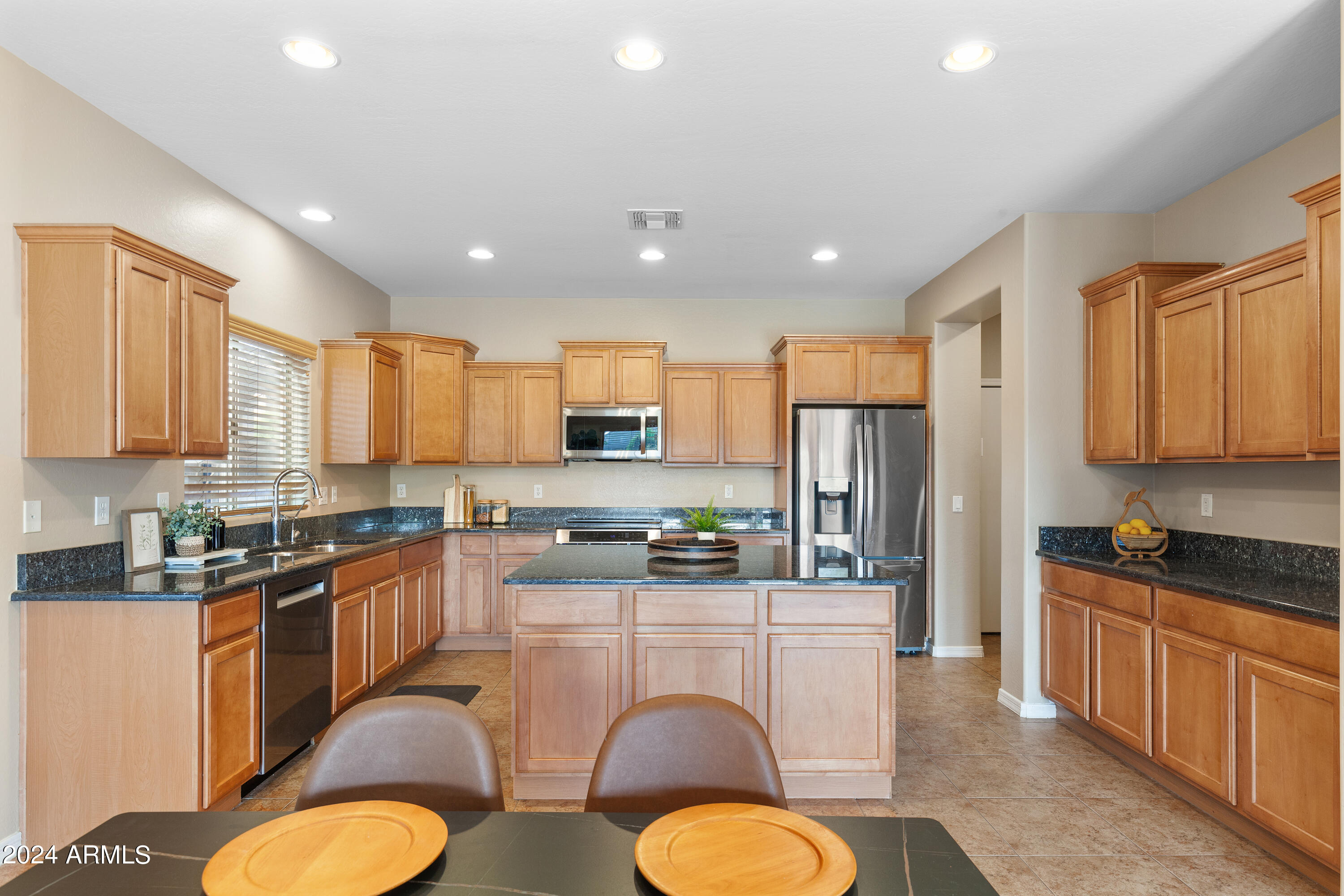 2604 N PRESIDENTIAL Drive