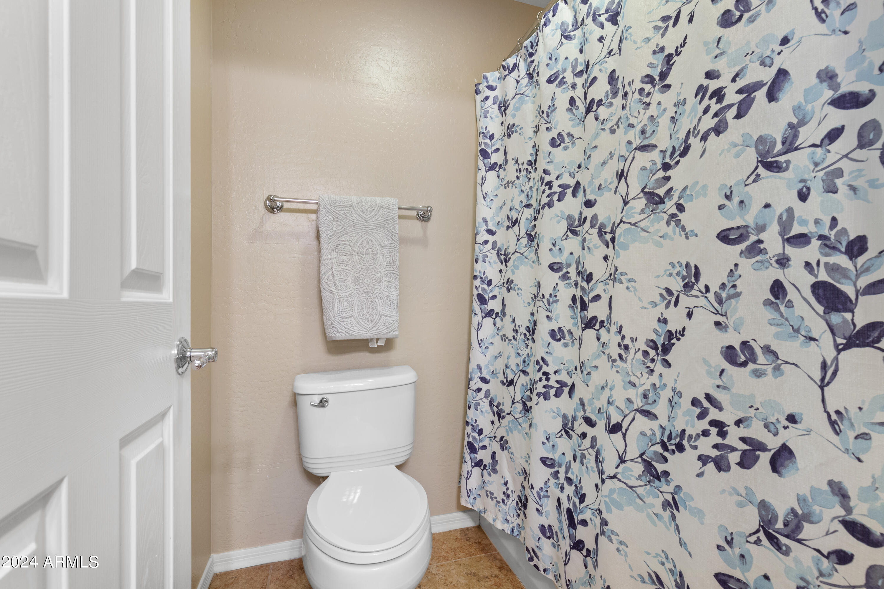 2604 N PRESIDENTIAL Drive