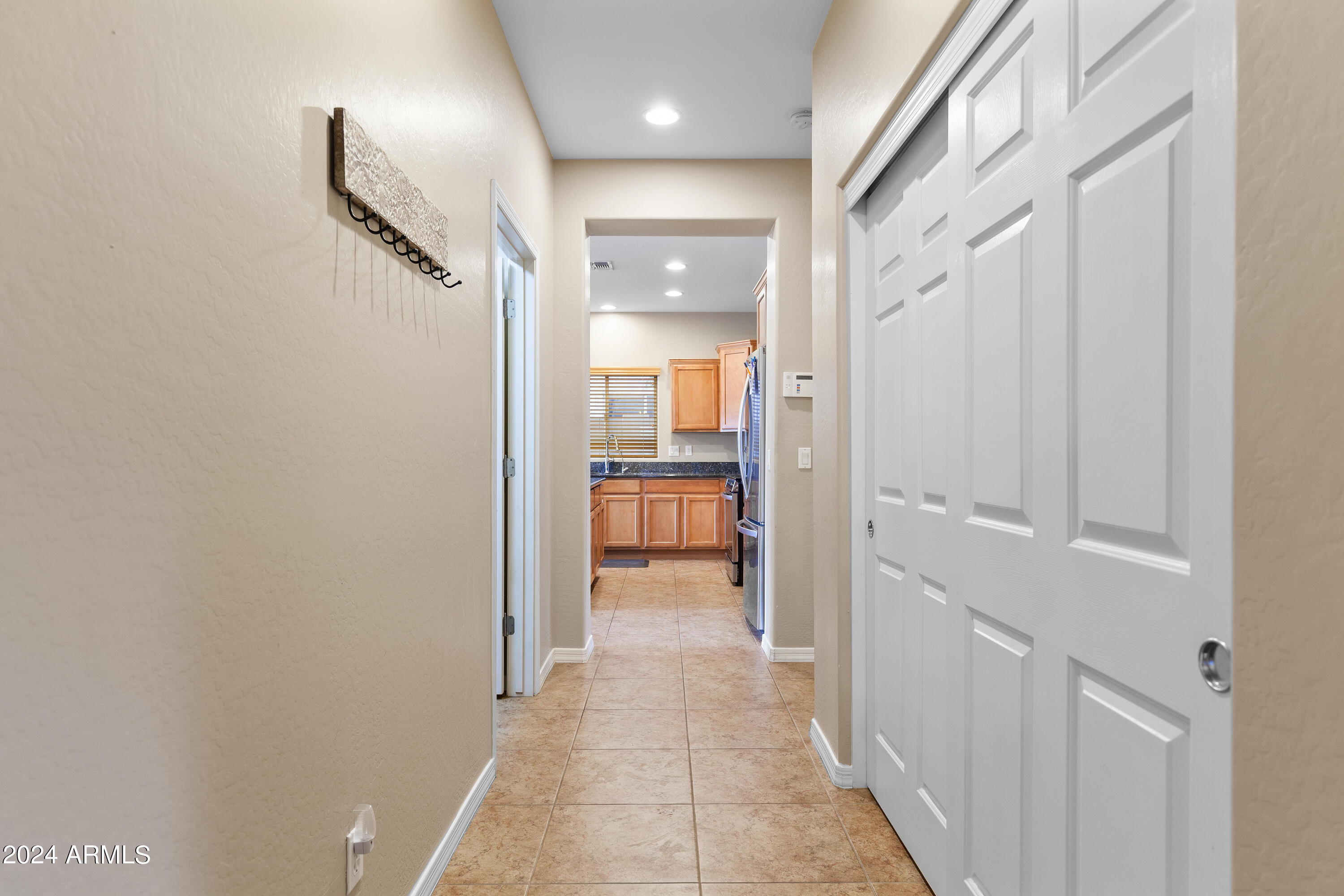 2604 N PRESIDENTIAL Drive