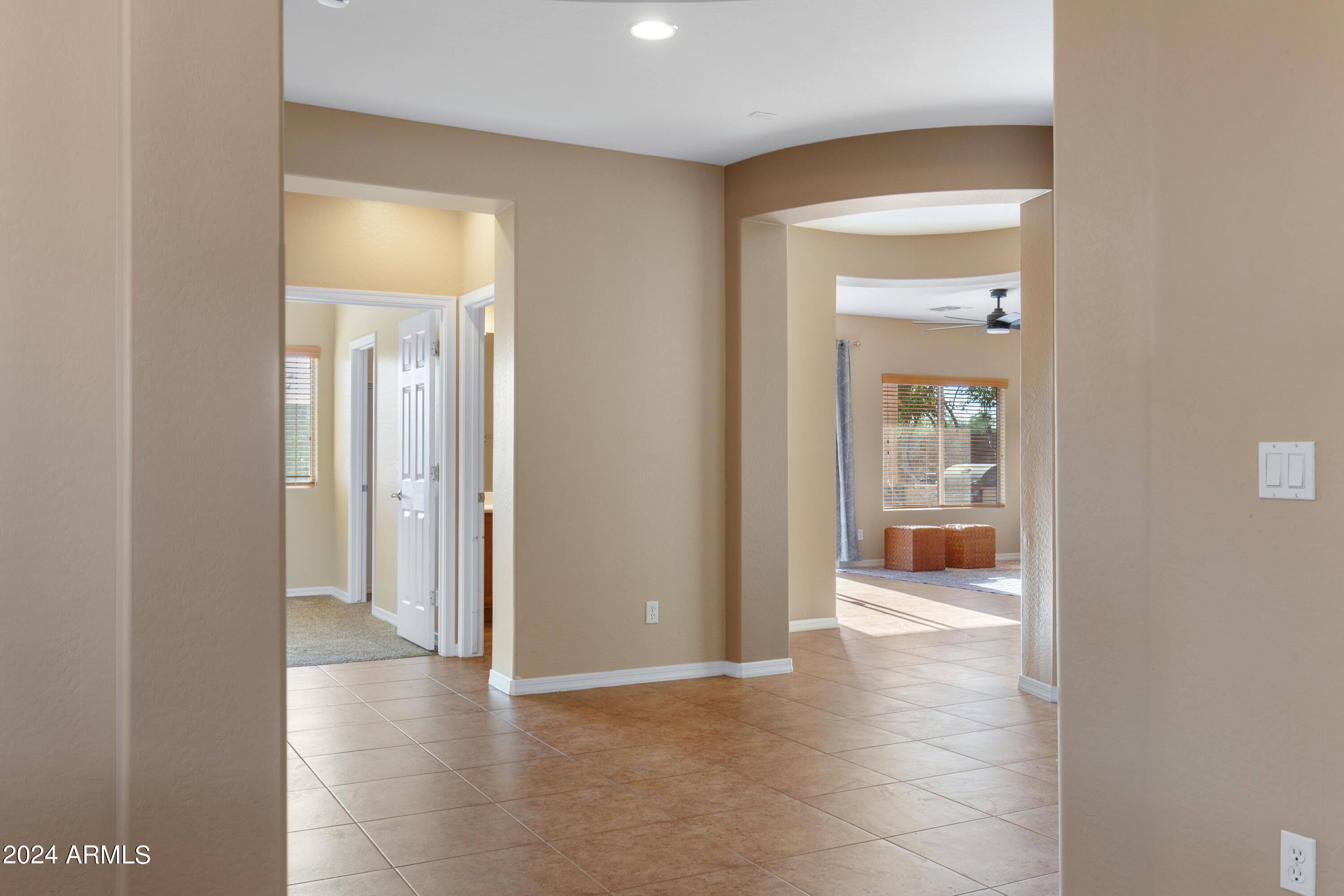 2604 N PRESIDENTIAL Drive