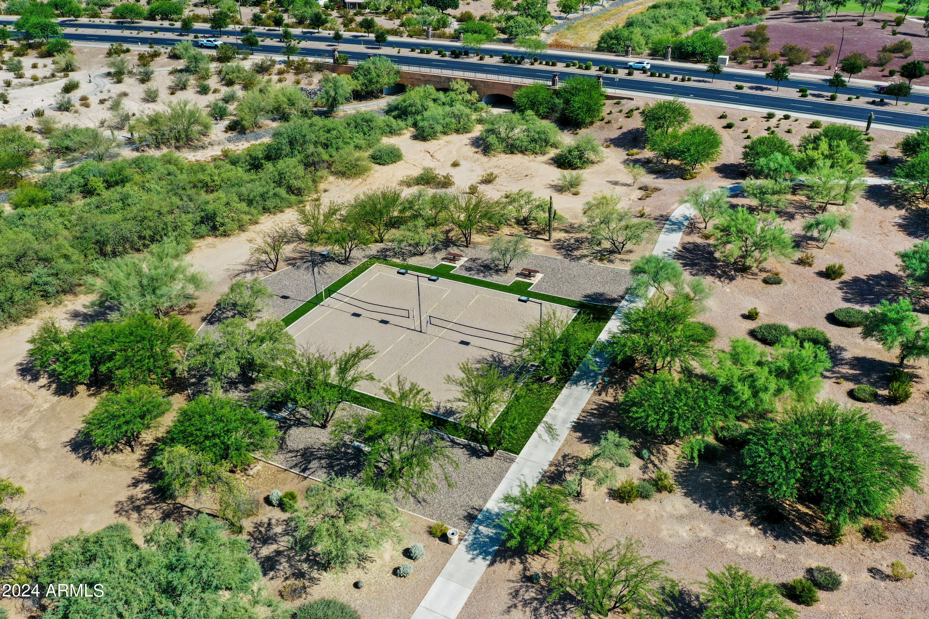 2604 N PRESIDENTIAL Drive