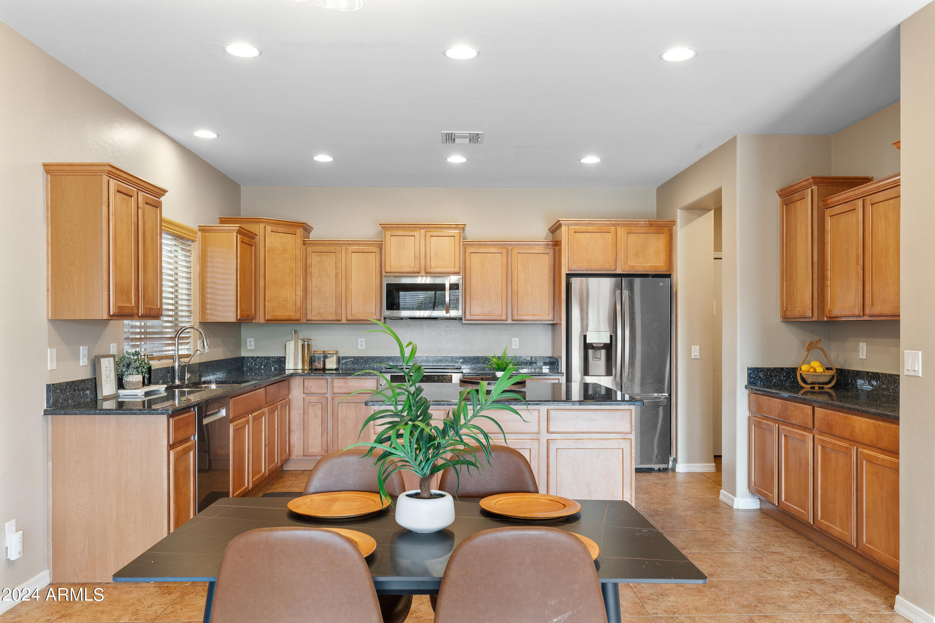 2604 N PRESIDENTIAL Drive