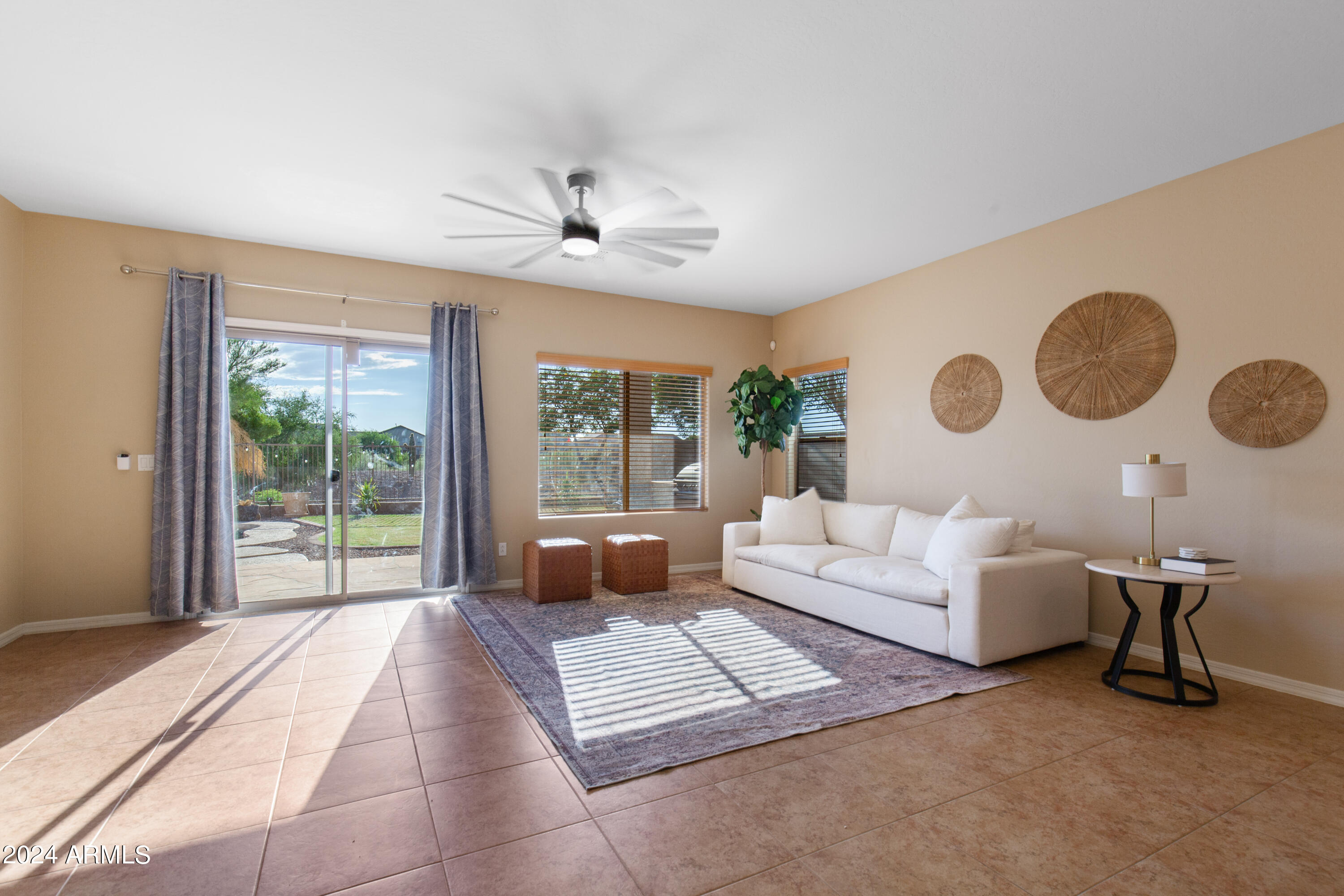 2604 N PRESIDENTIAL Drive