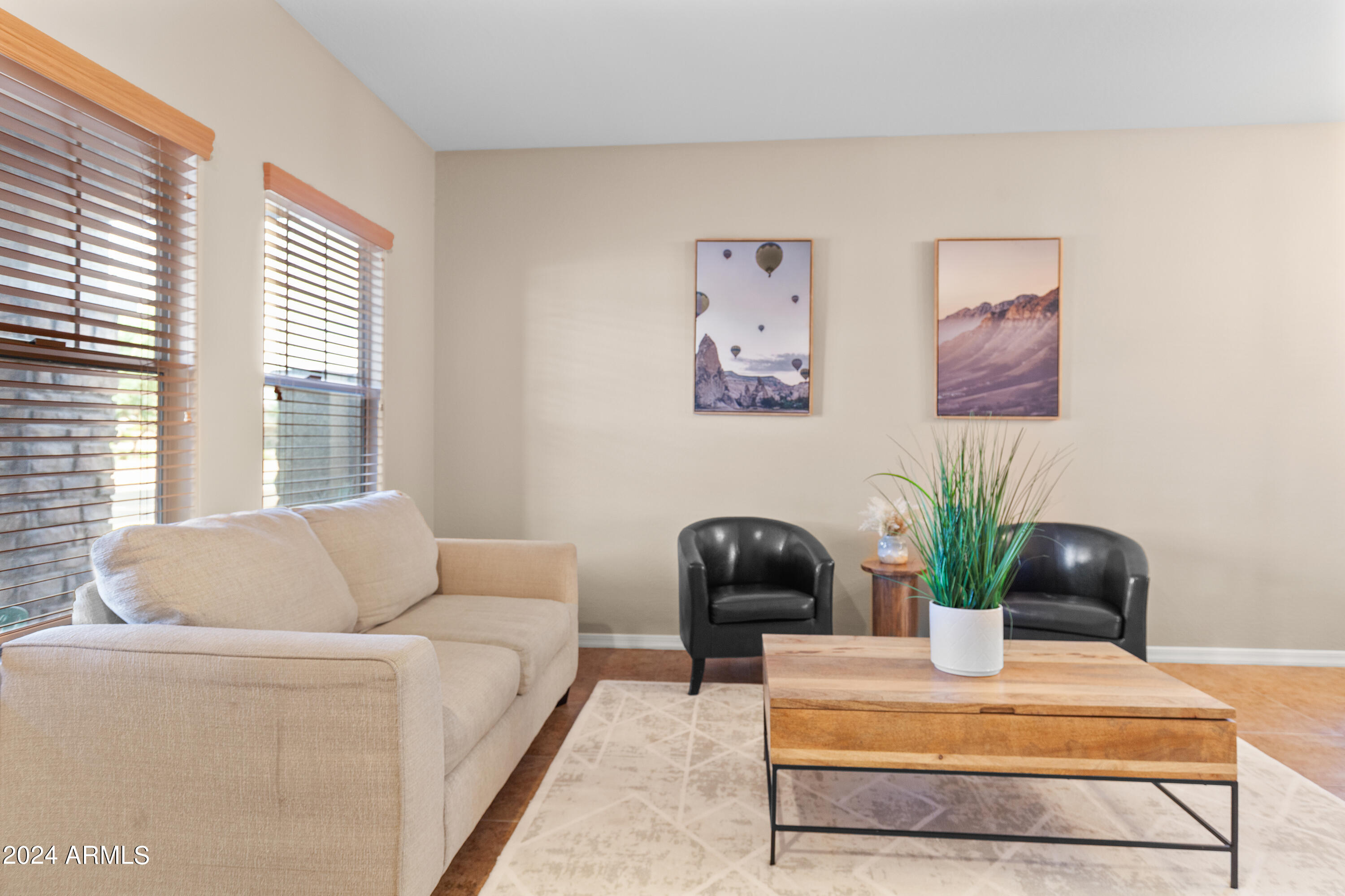 2604 N PRESIDENTIAL Drive