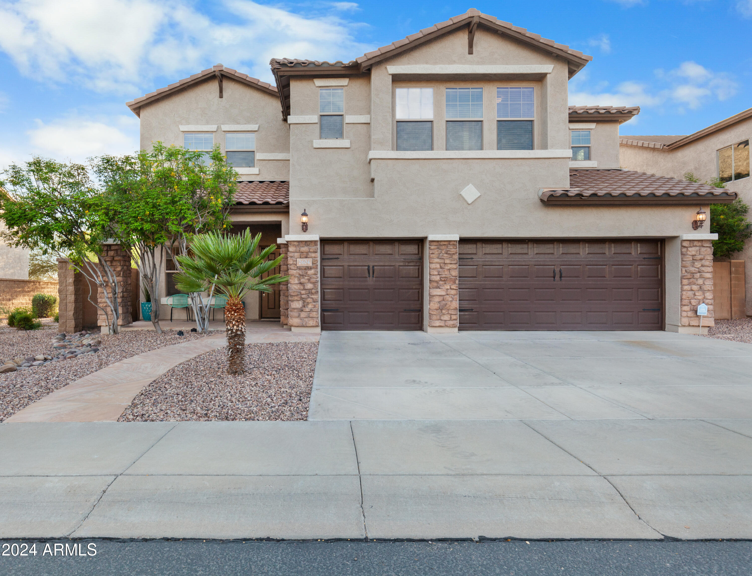 2604 N PRESIDENTIAL Drive