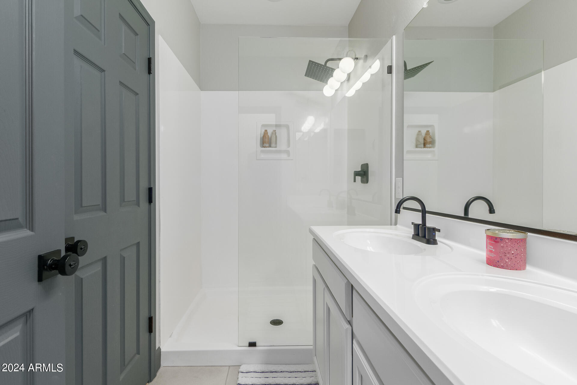 1386 W SPINE TREE Avenue