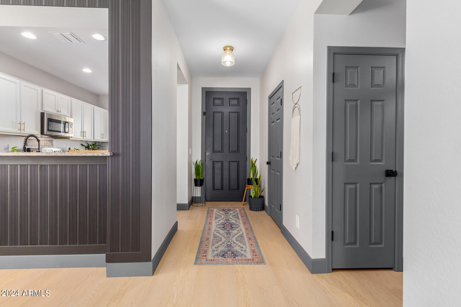 1386 W SPINE TREE Avenue