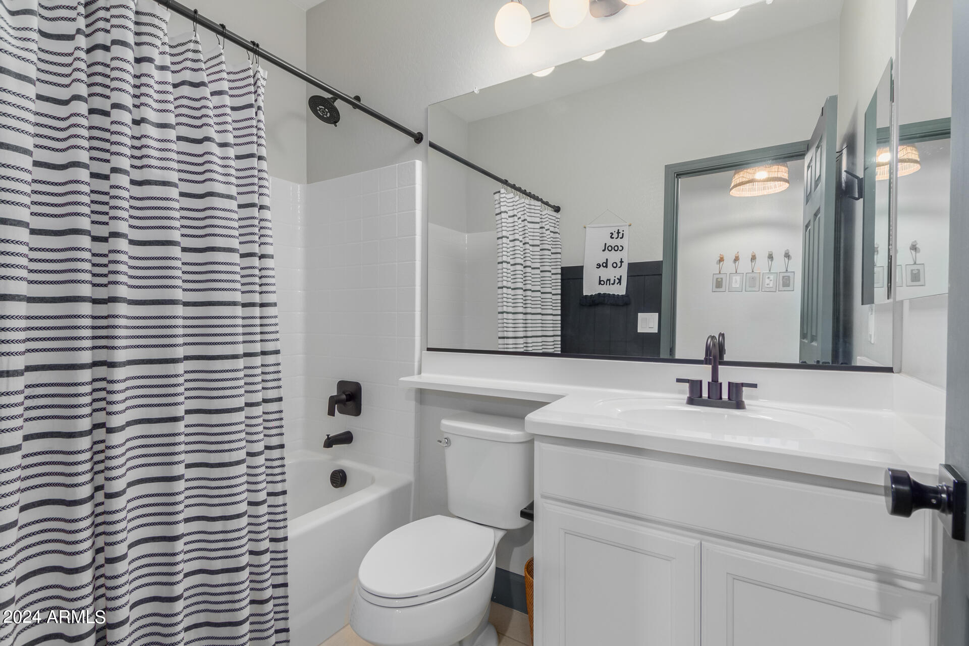 1386 W SPINE TREE Avenue