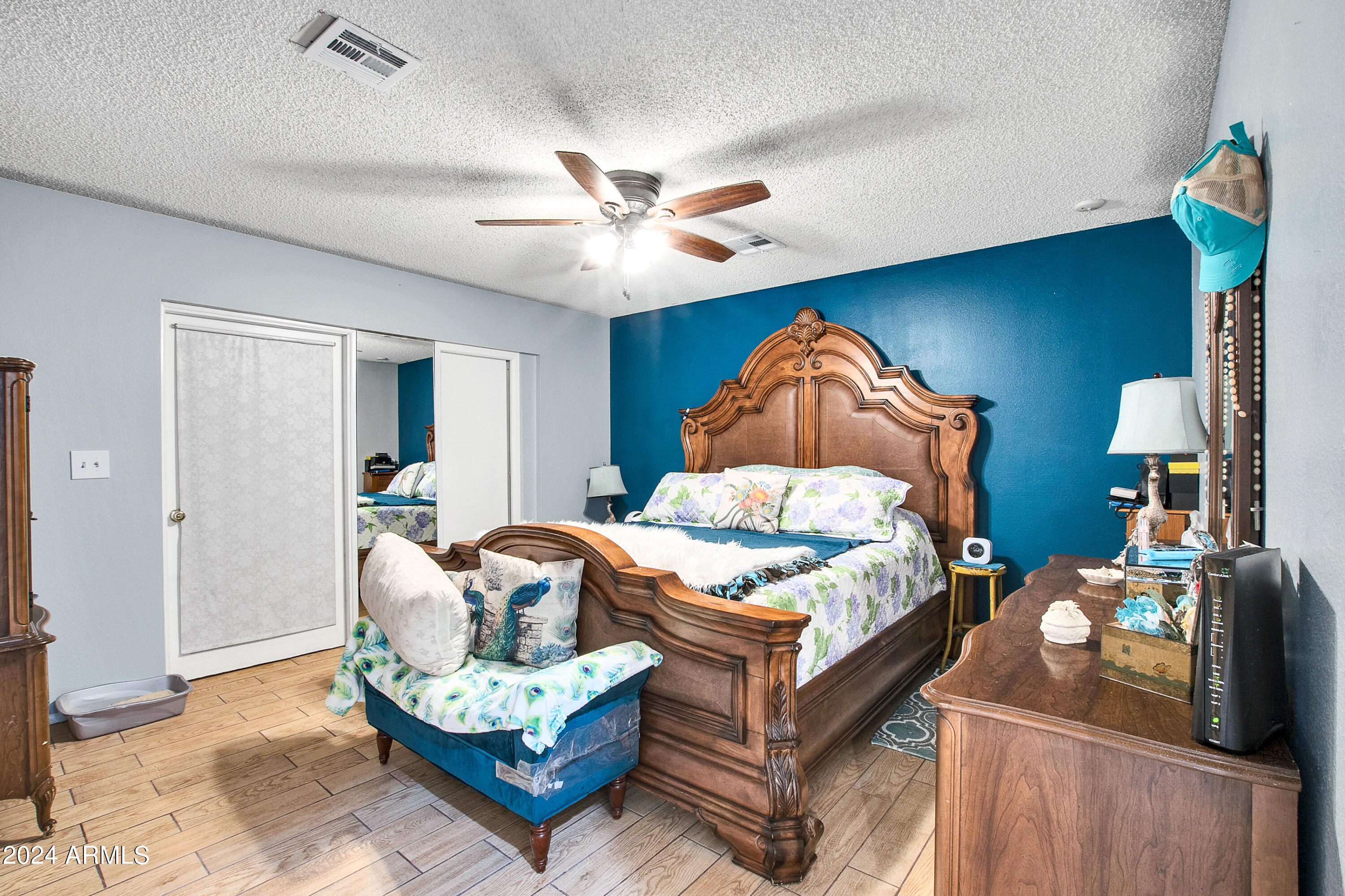 1618 E GREENWAY Street