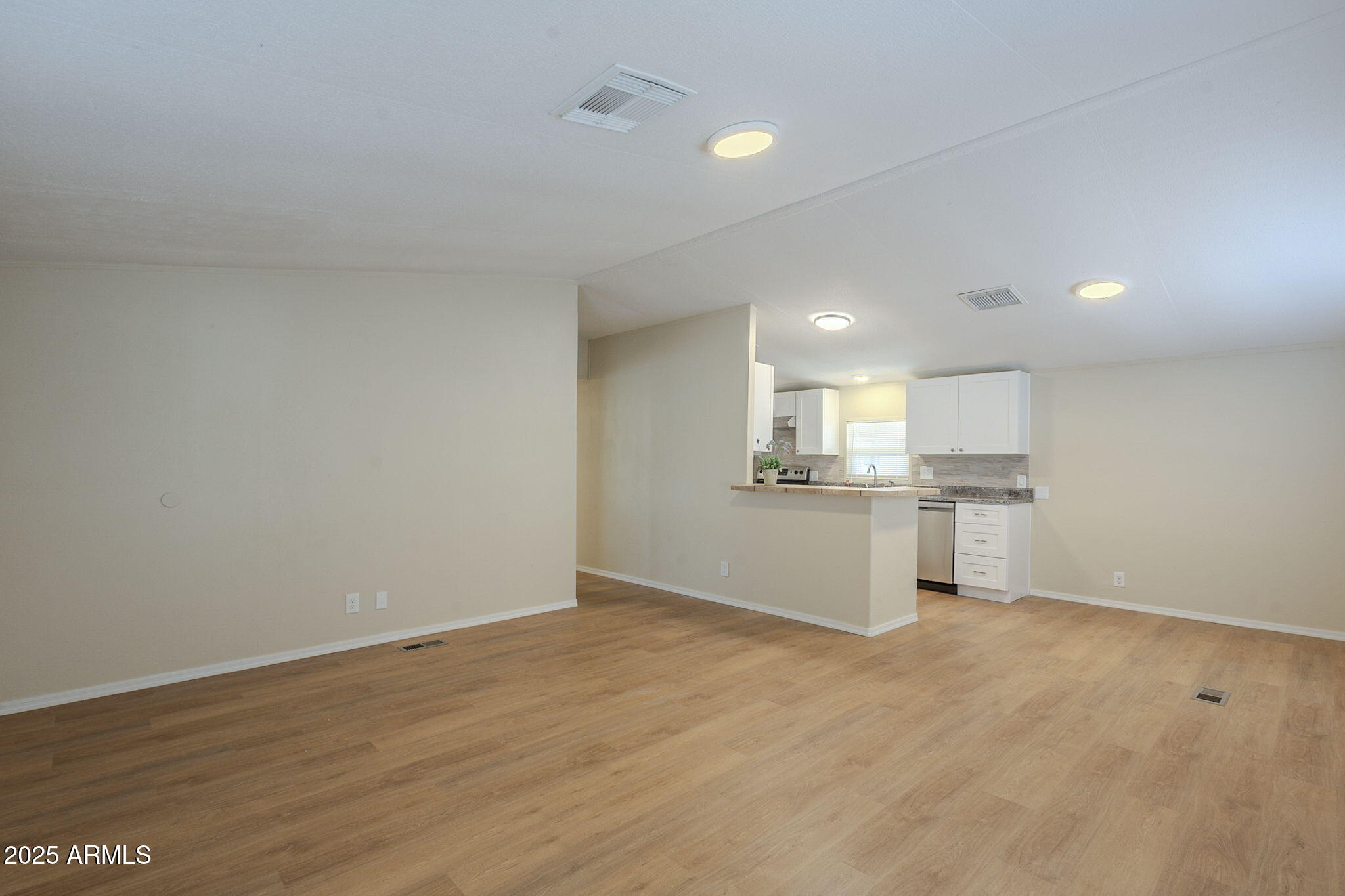 549 E McKellips Road, 44