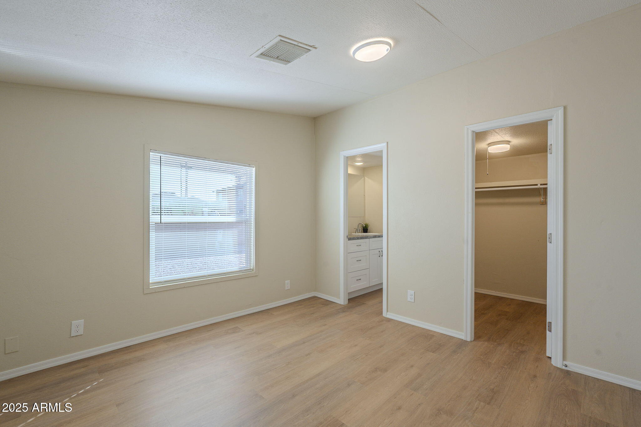 549 E McKellips Road, 44