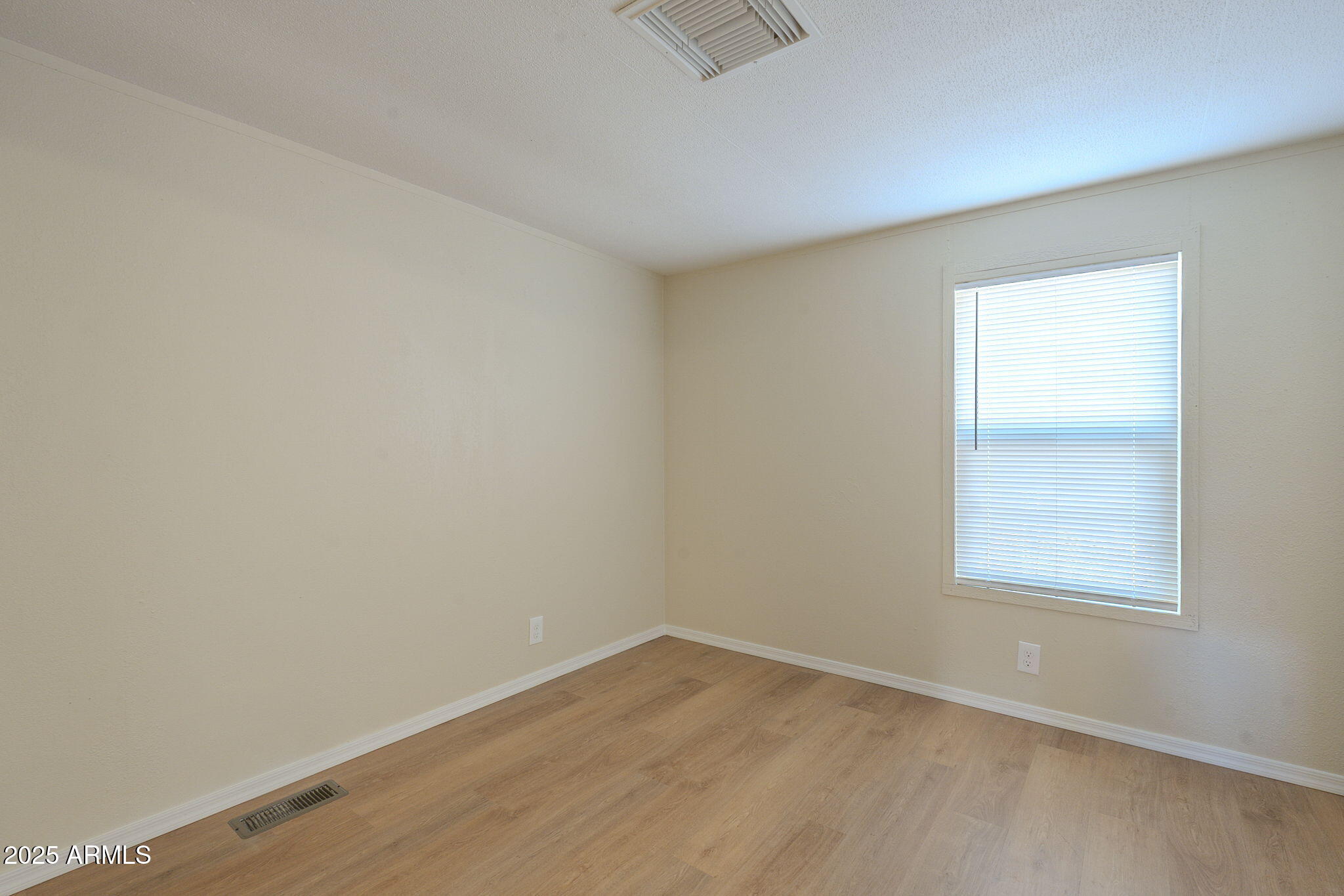 549 E McKellips Road, 44