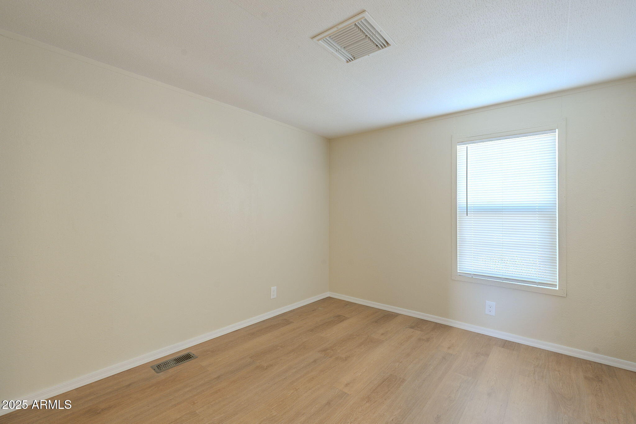 549 E McKellips Road, 44