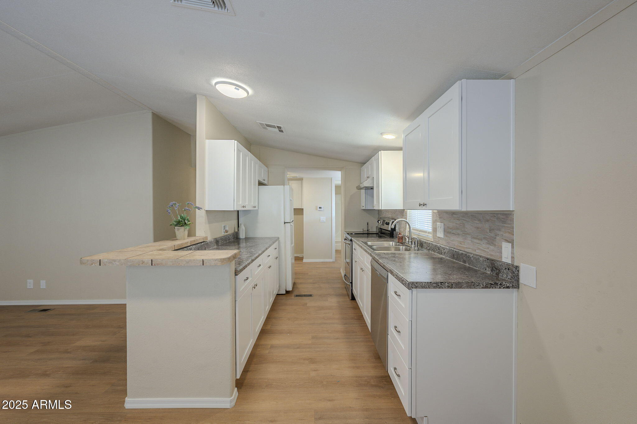 549 E McKellips Road, 44