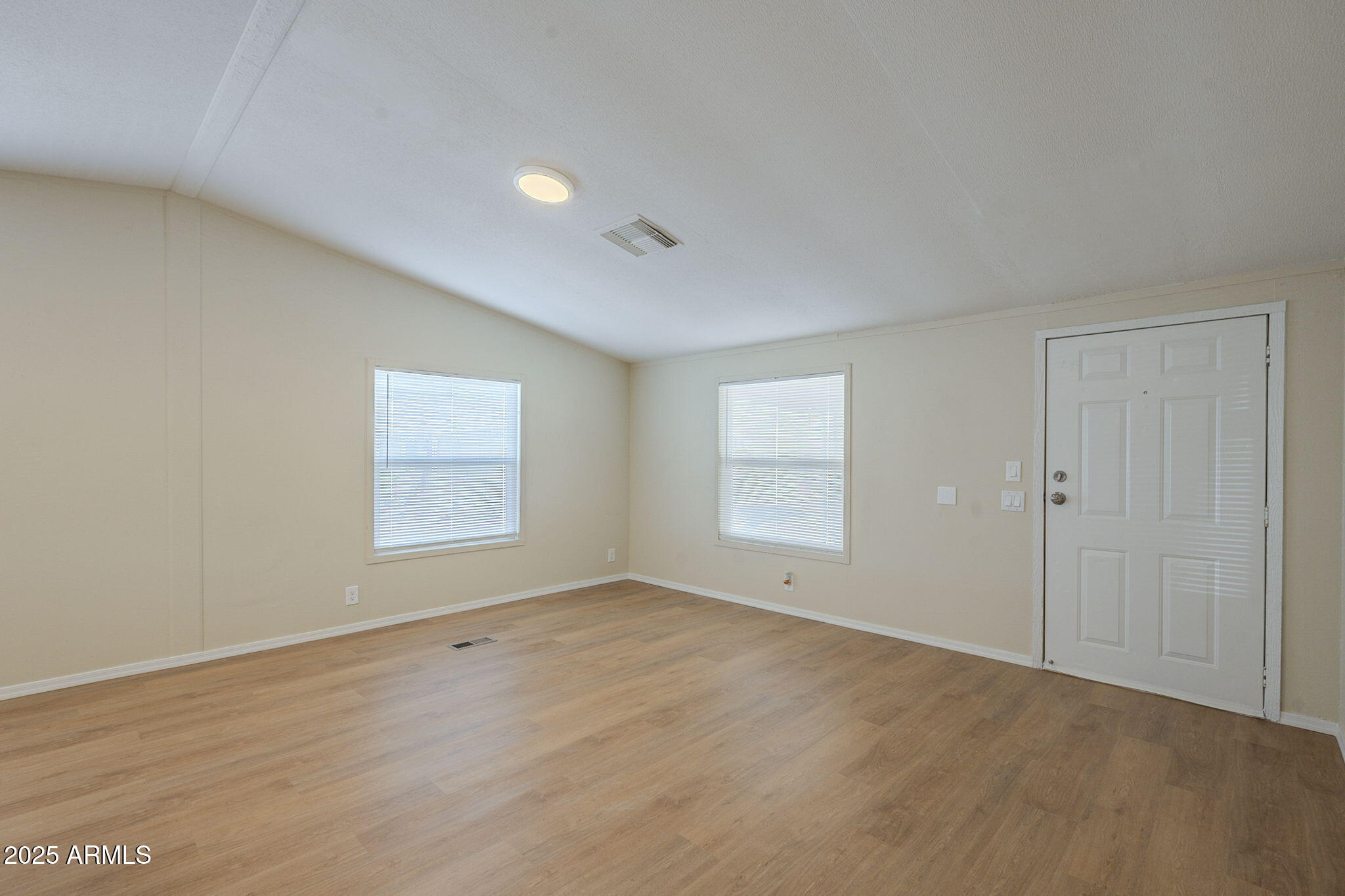 549 E McKellips Road, 44