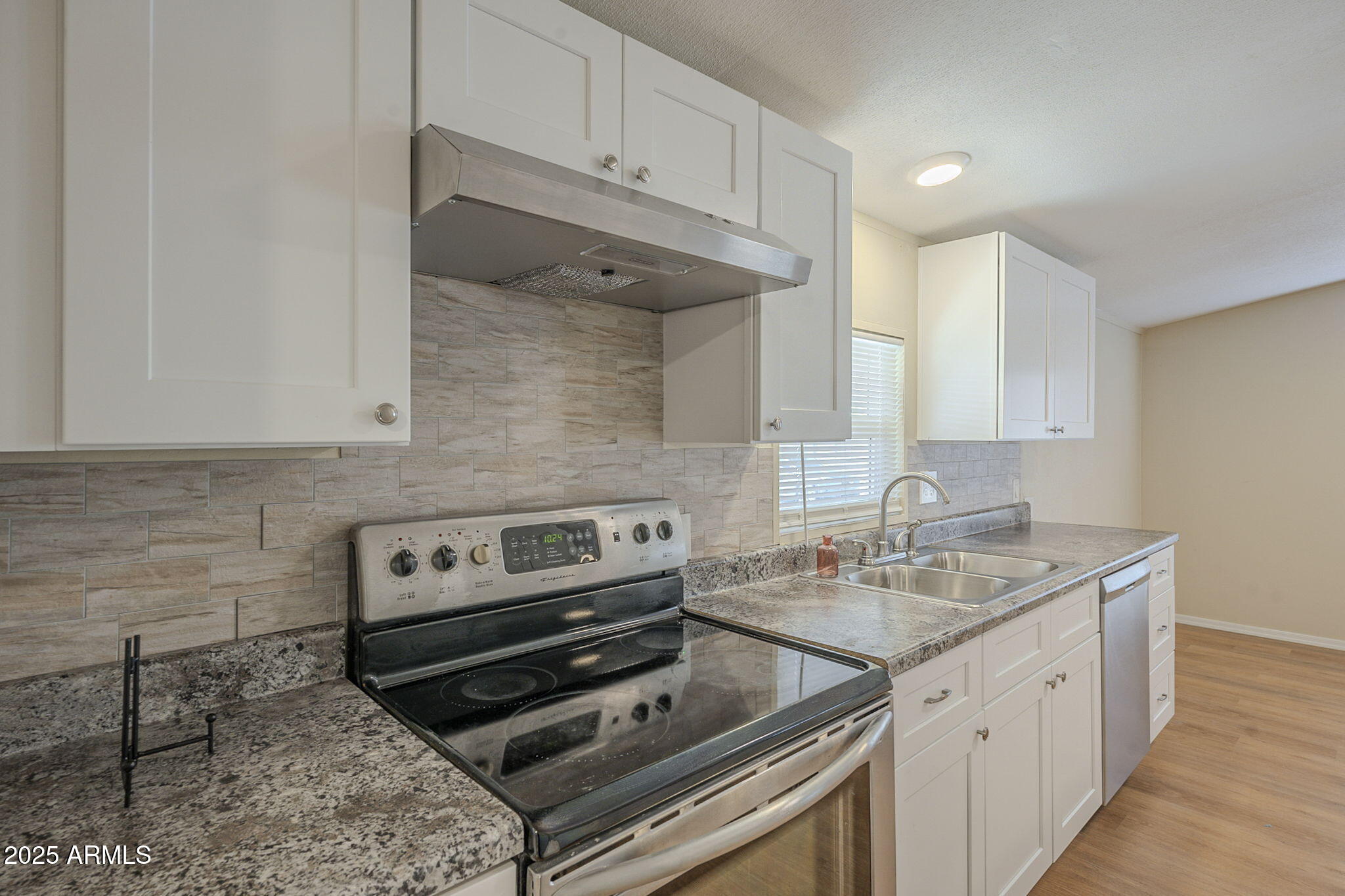 549 E McKellips Road, 44