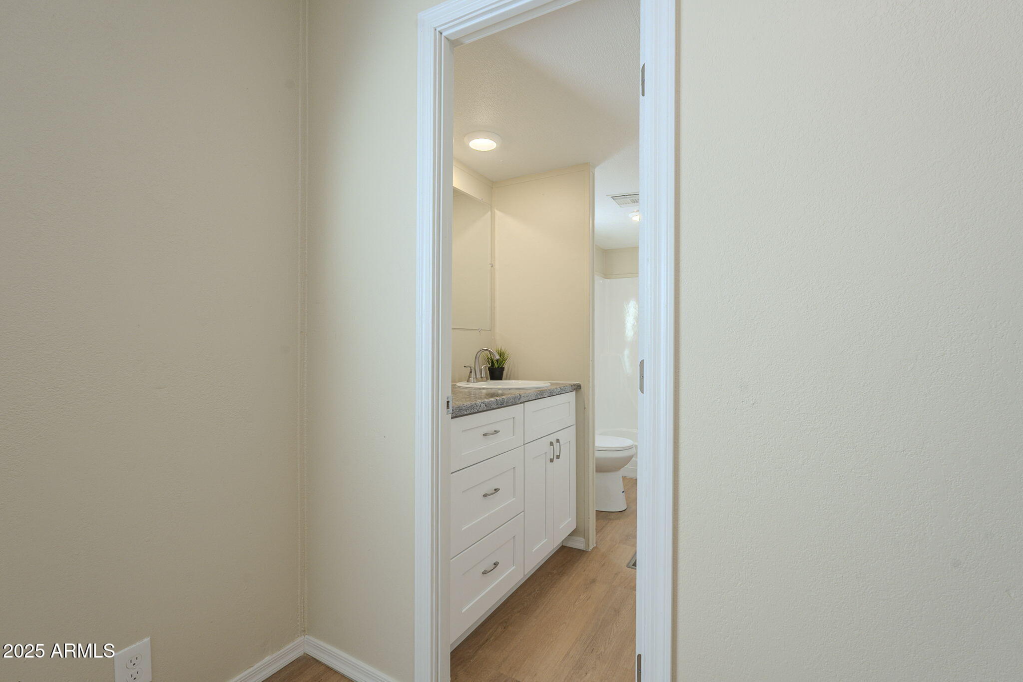 549 E McKellips Road, 44