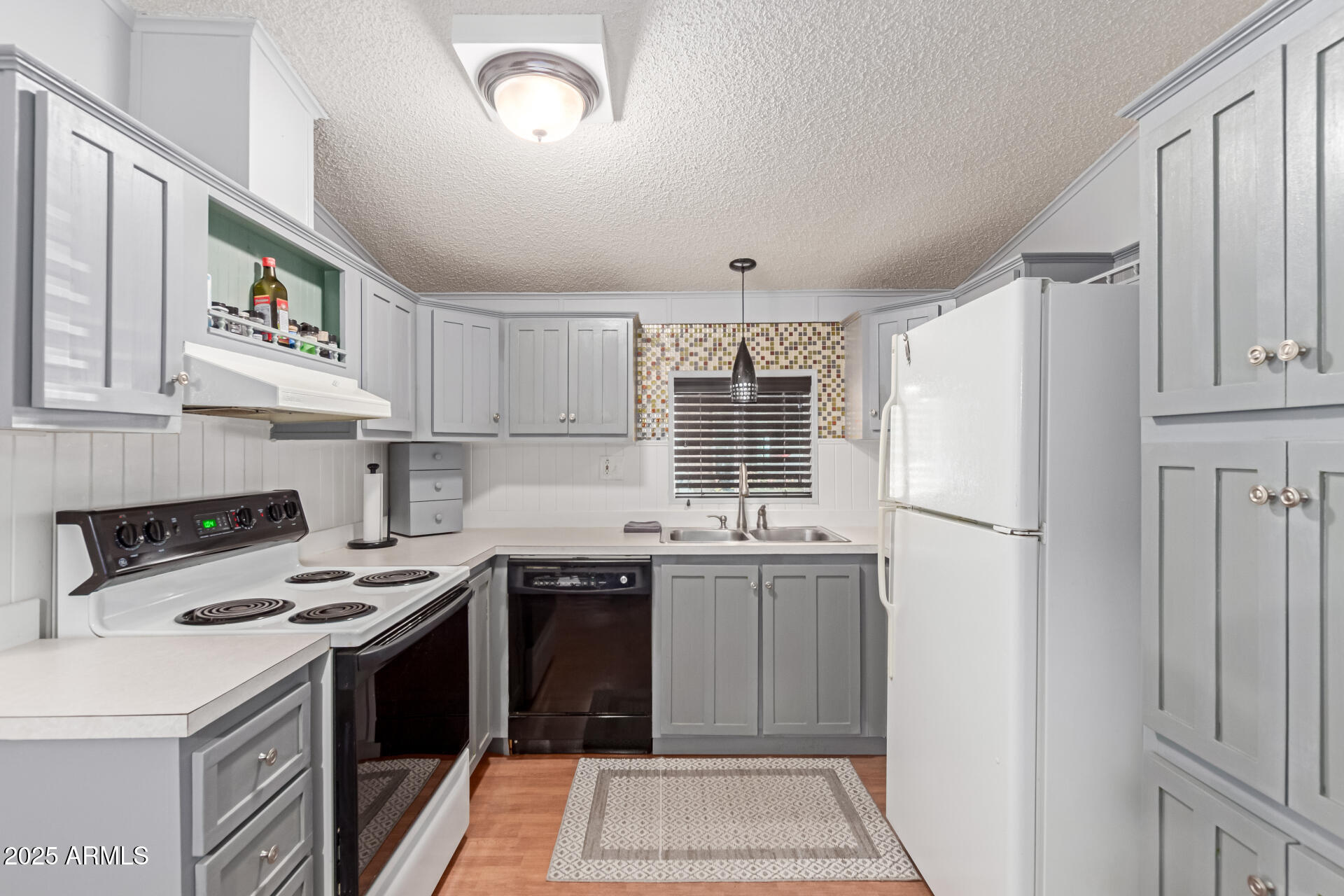 437 E Germann Road, 24