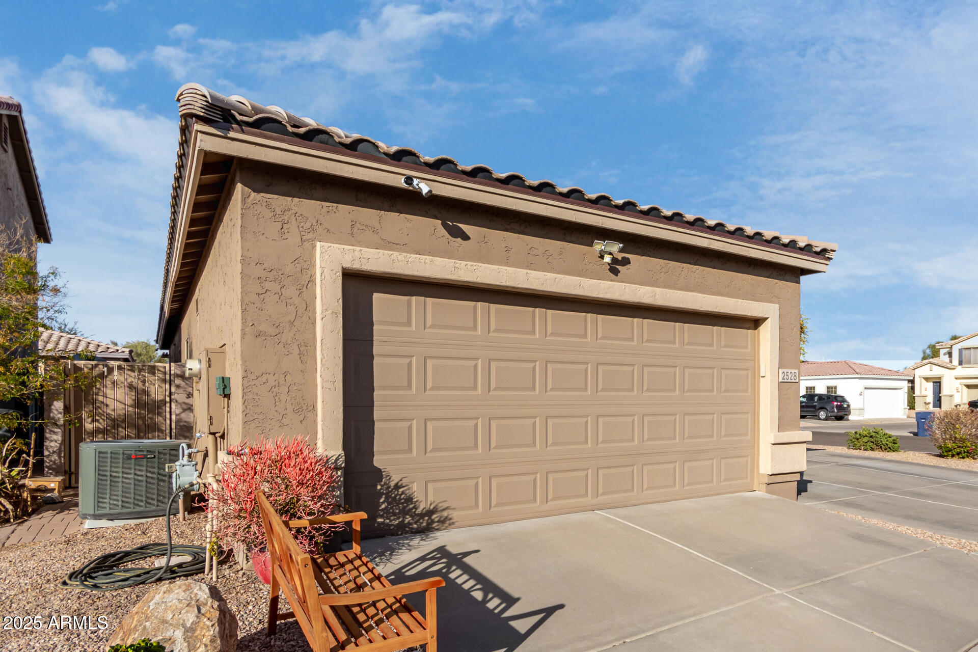 2528 E LA COSTA Drive