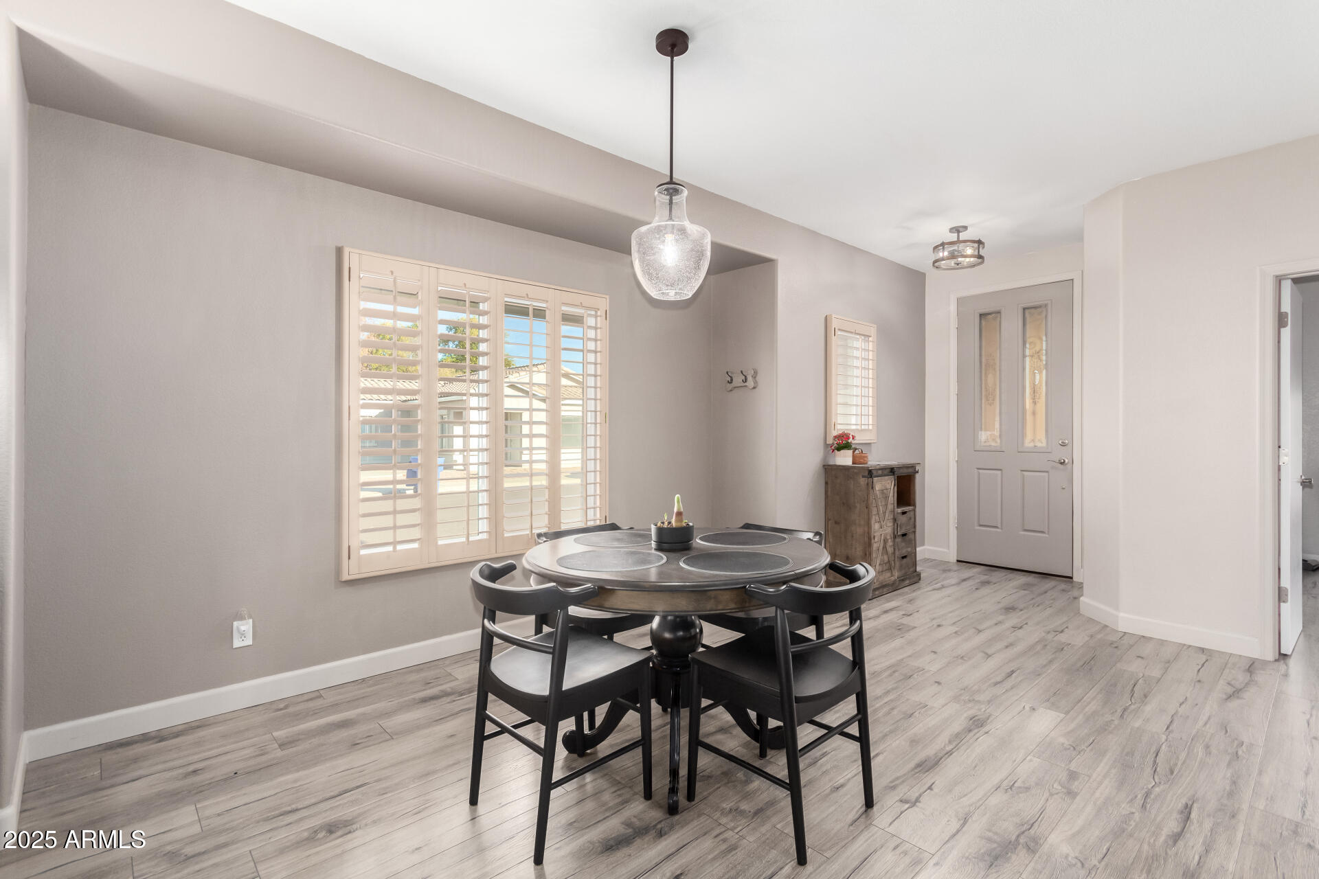 2528 E LA COSTA Drive