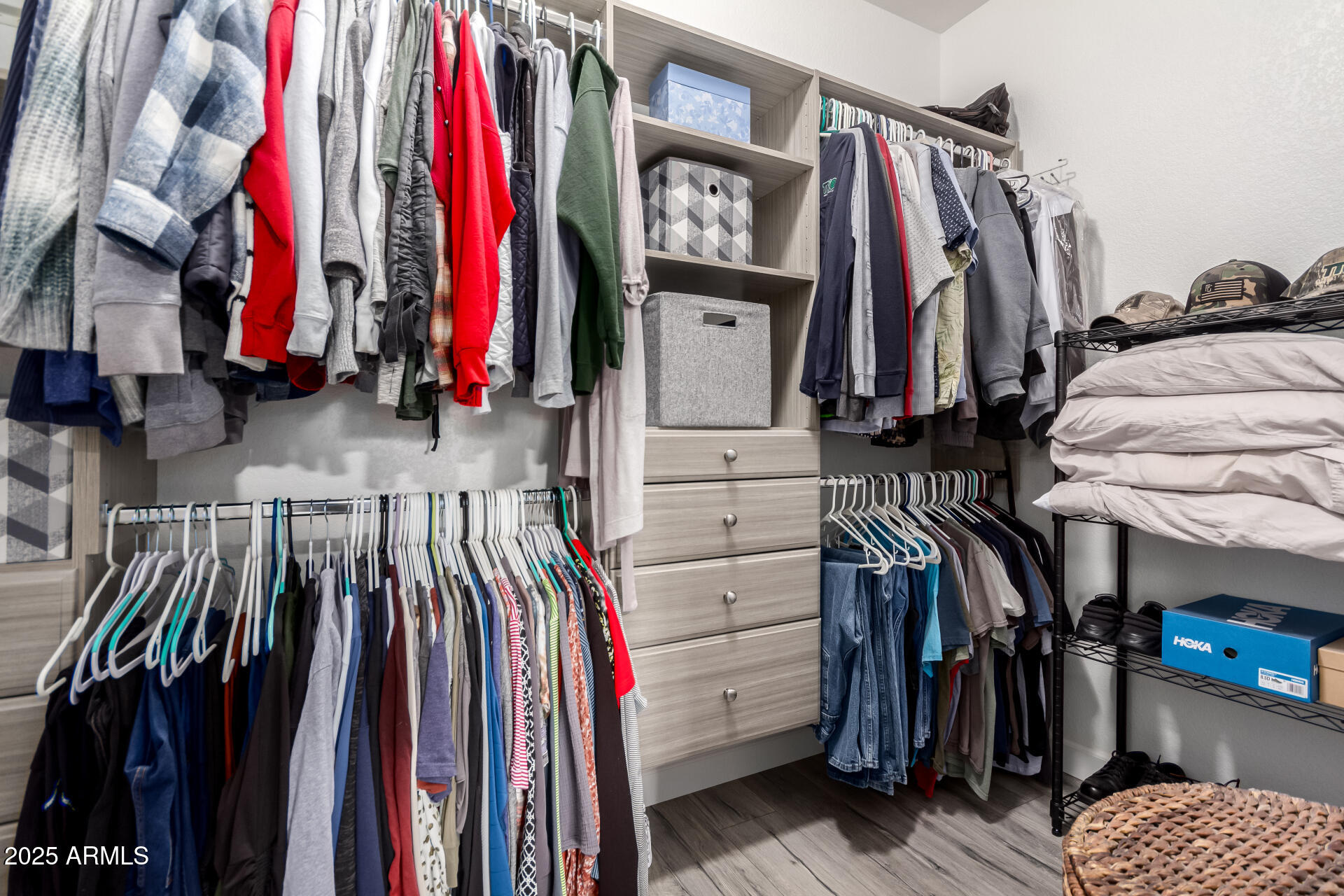 2528 E LA COSTA Drive