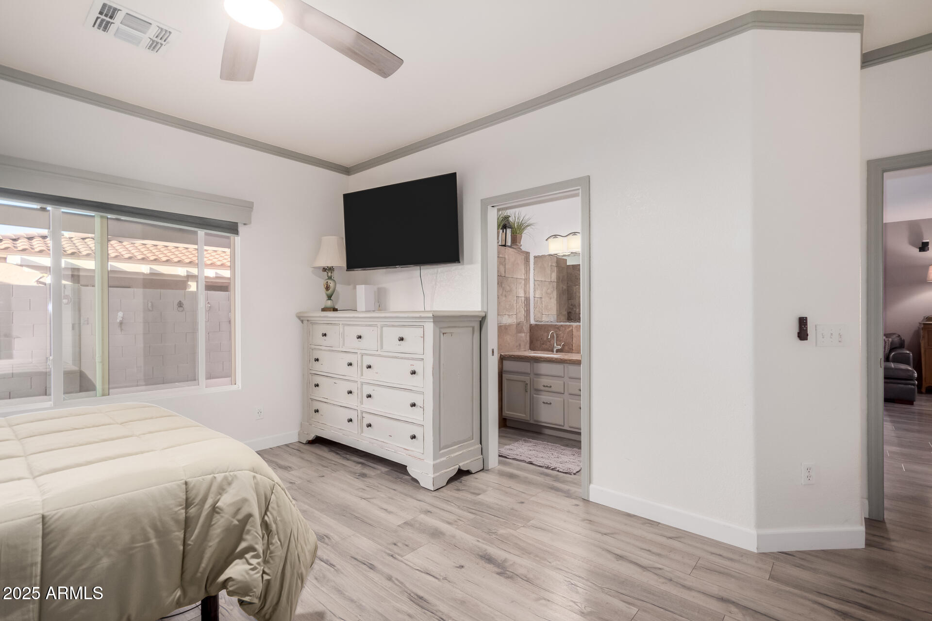 2528 E LA COSTA Drive