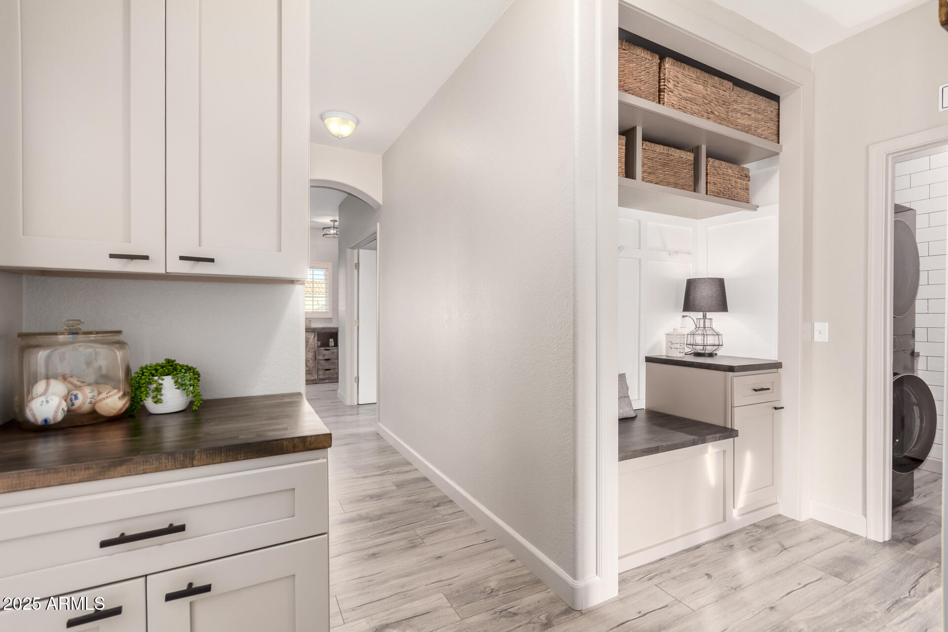 2528 E LA COSTA Drive