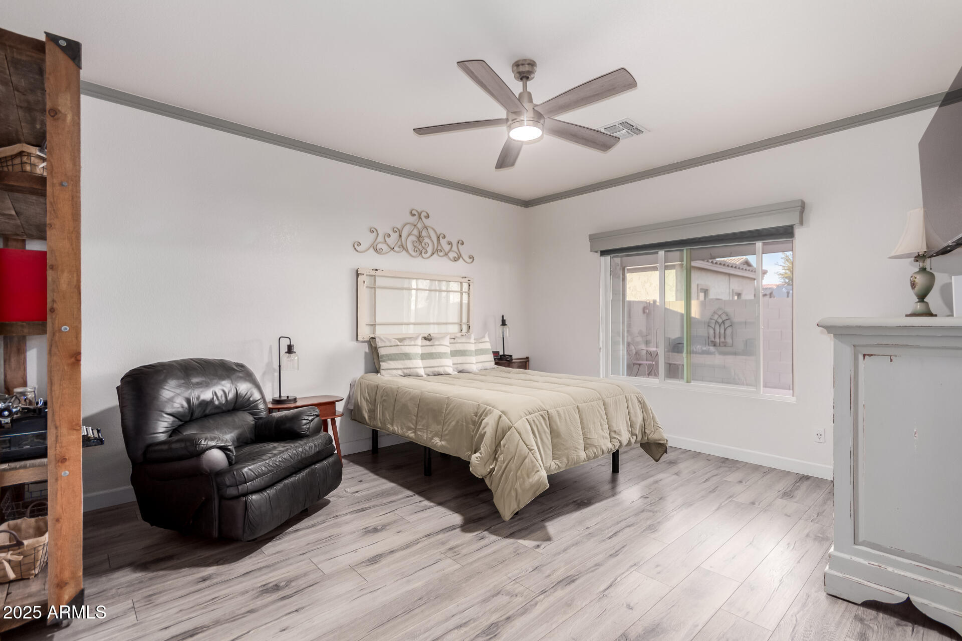 2528 E LA COSTA Drive