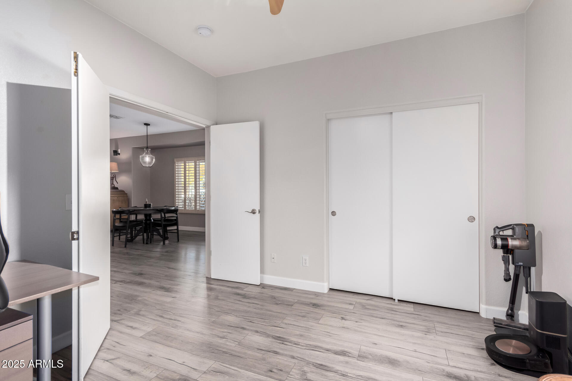 2528 E LA COSTA Drive