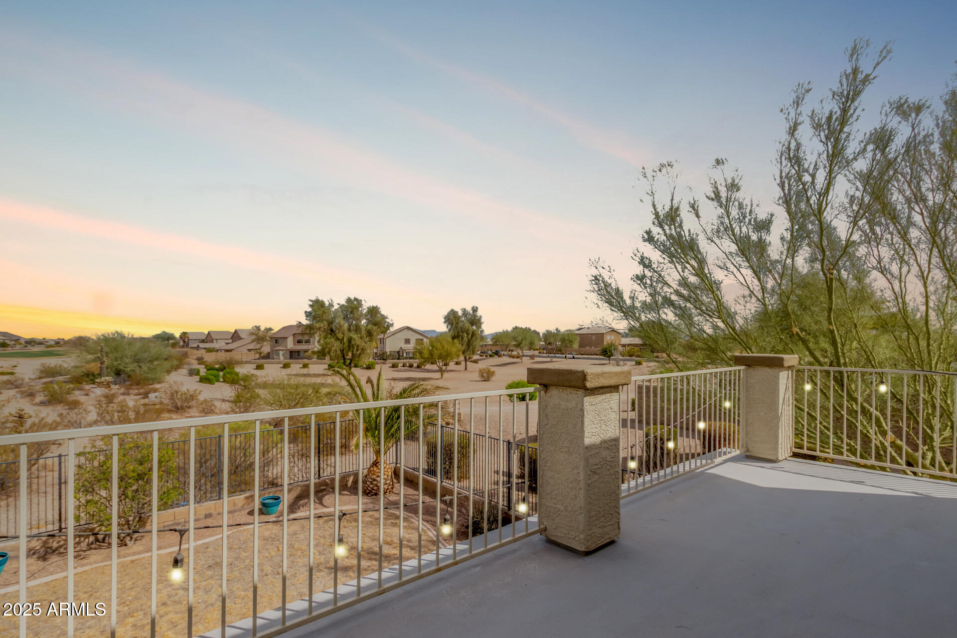 110 W YELLOW BEE Drive