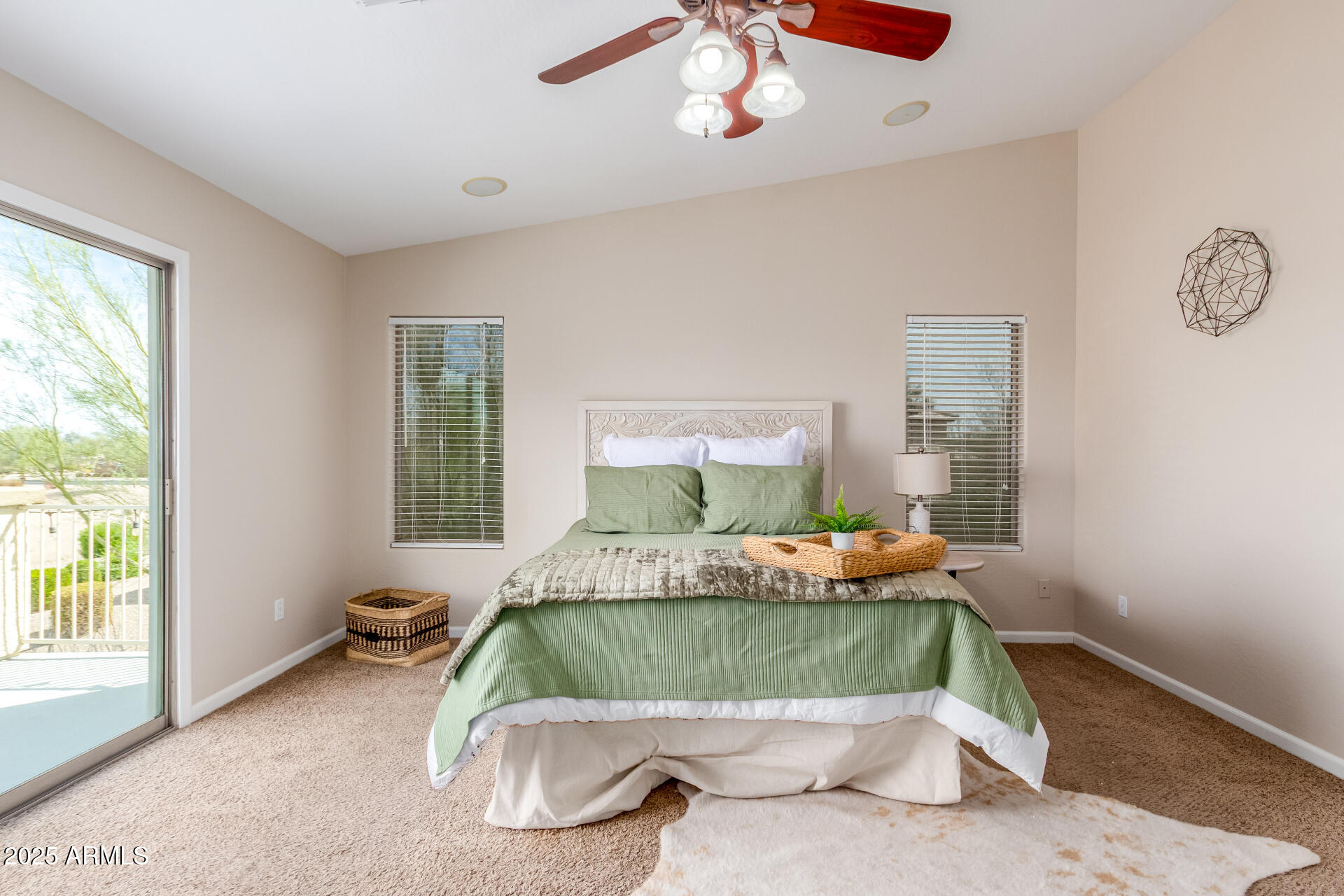 110 W YELLOW BEE Drive